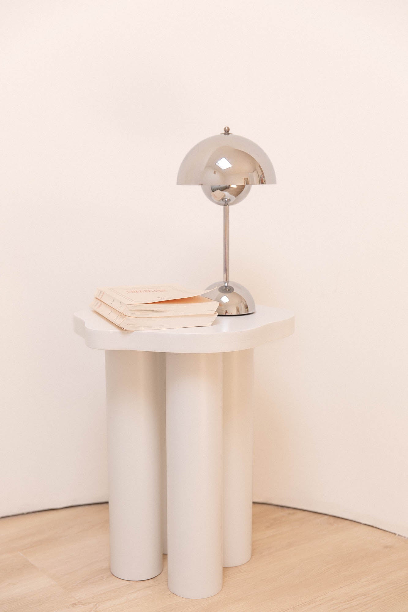 Table d'appoint NENUPHAR colorée