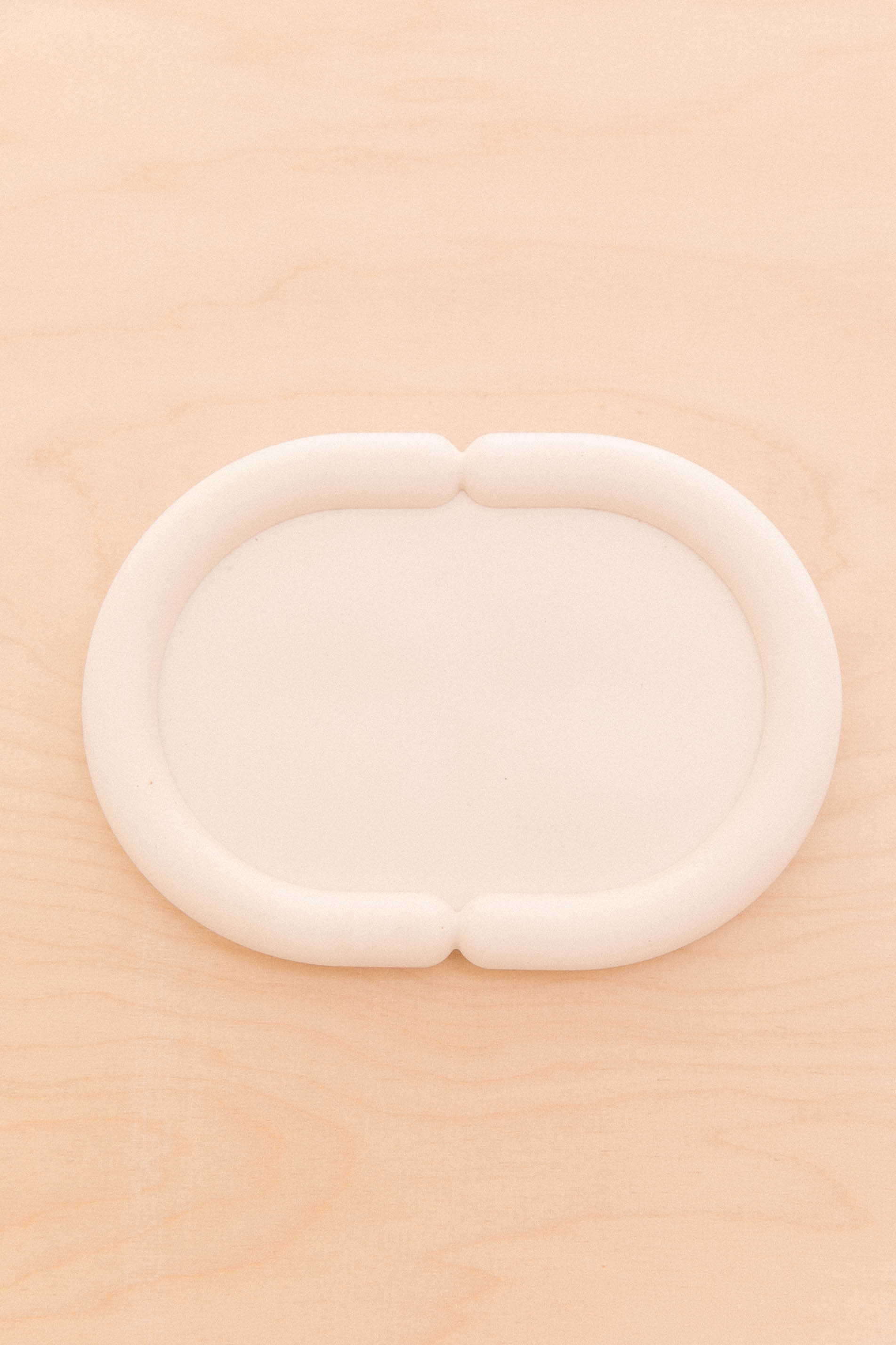 Oval shape pocket in jesmonite