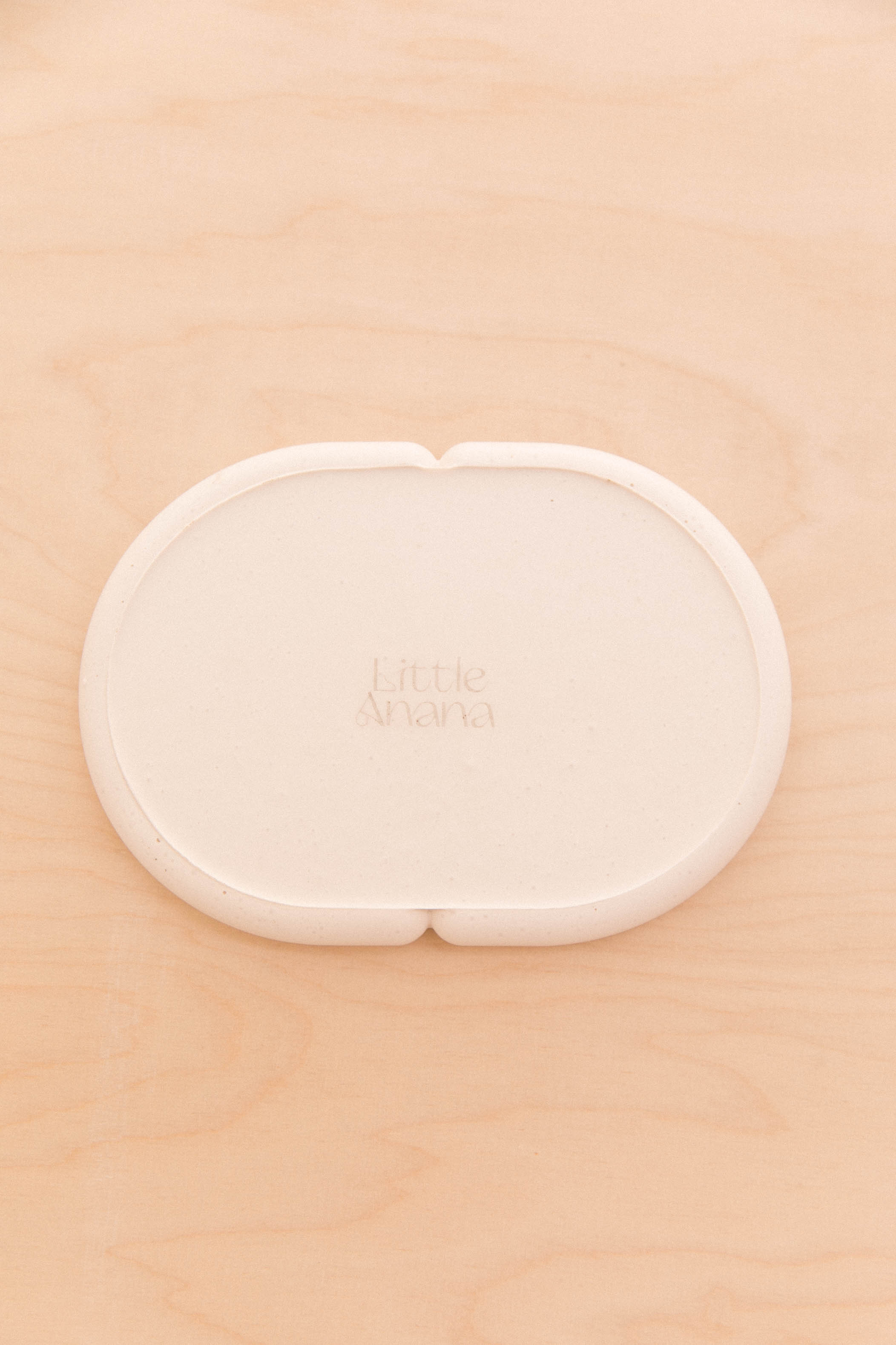 Oval shape pocket in jesmonite