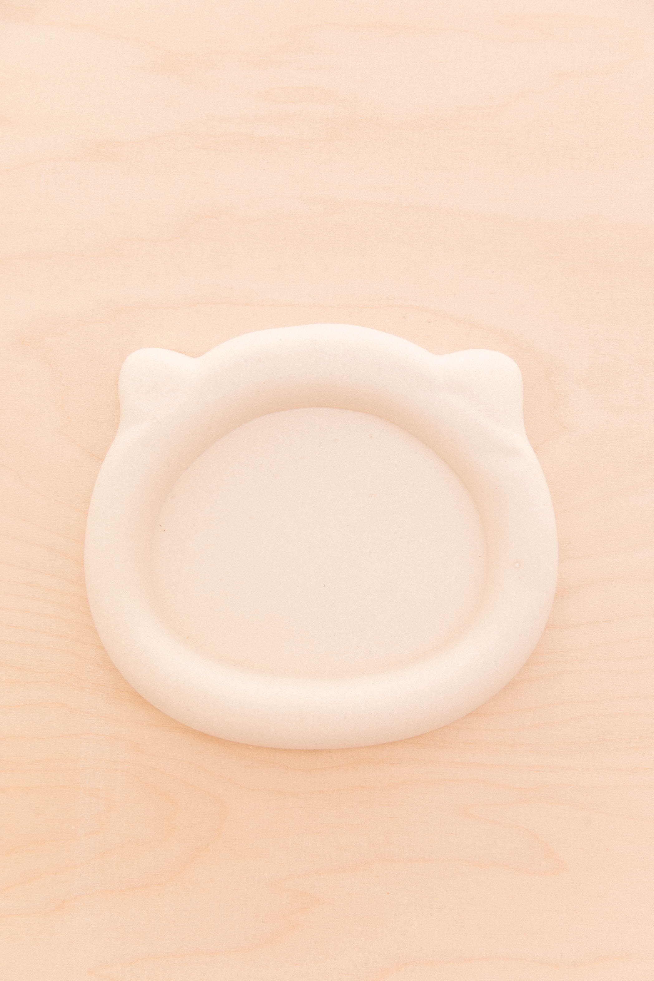 Oval shape pocket in jesmonite