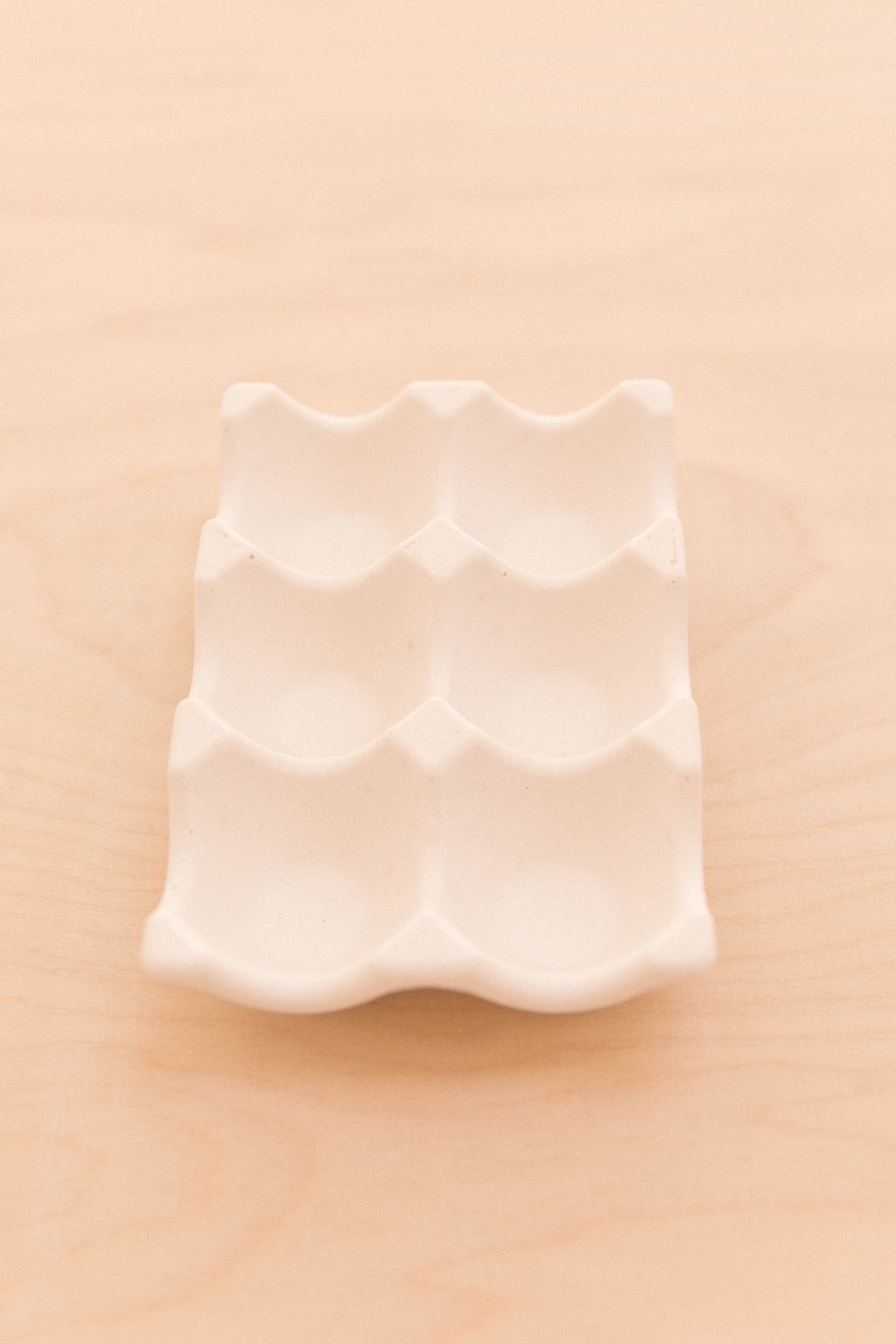 Oval shape pocket in jesmonite