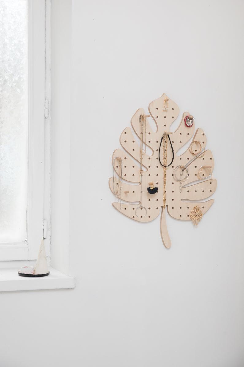 Monstera Leaf Pegboard Large Imperfect Model