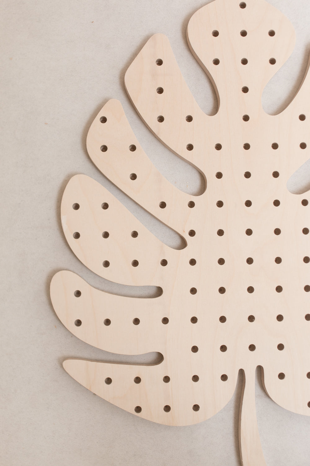 Monstera Leaf Pegboard Large Imperfect Model