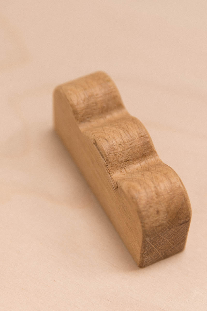 Bouton de meuble ondulé en chêne Imparfait