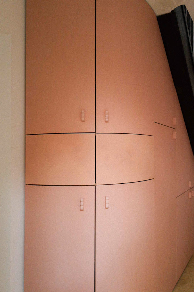 Bouton de meuble ondulé coloré