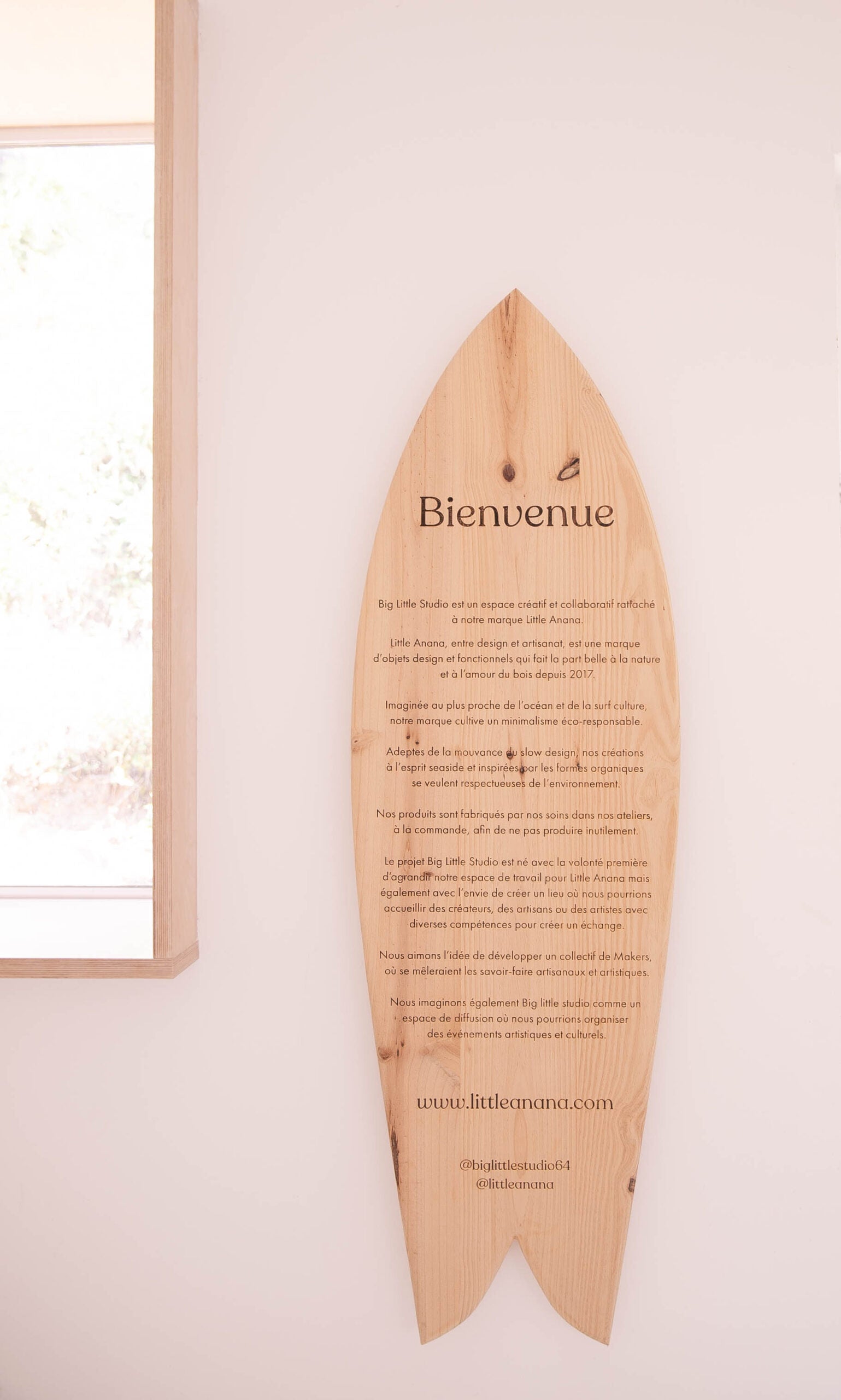 Planche de surf de décoration en bois naturel
