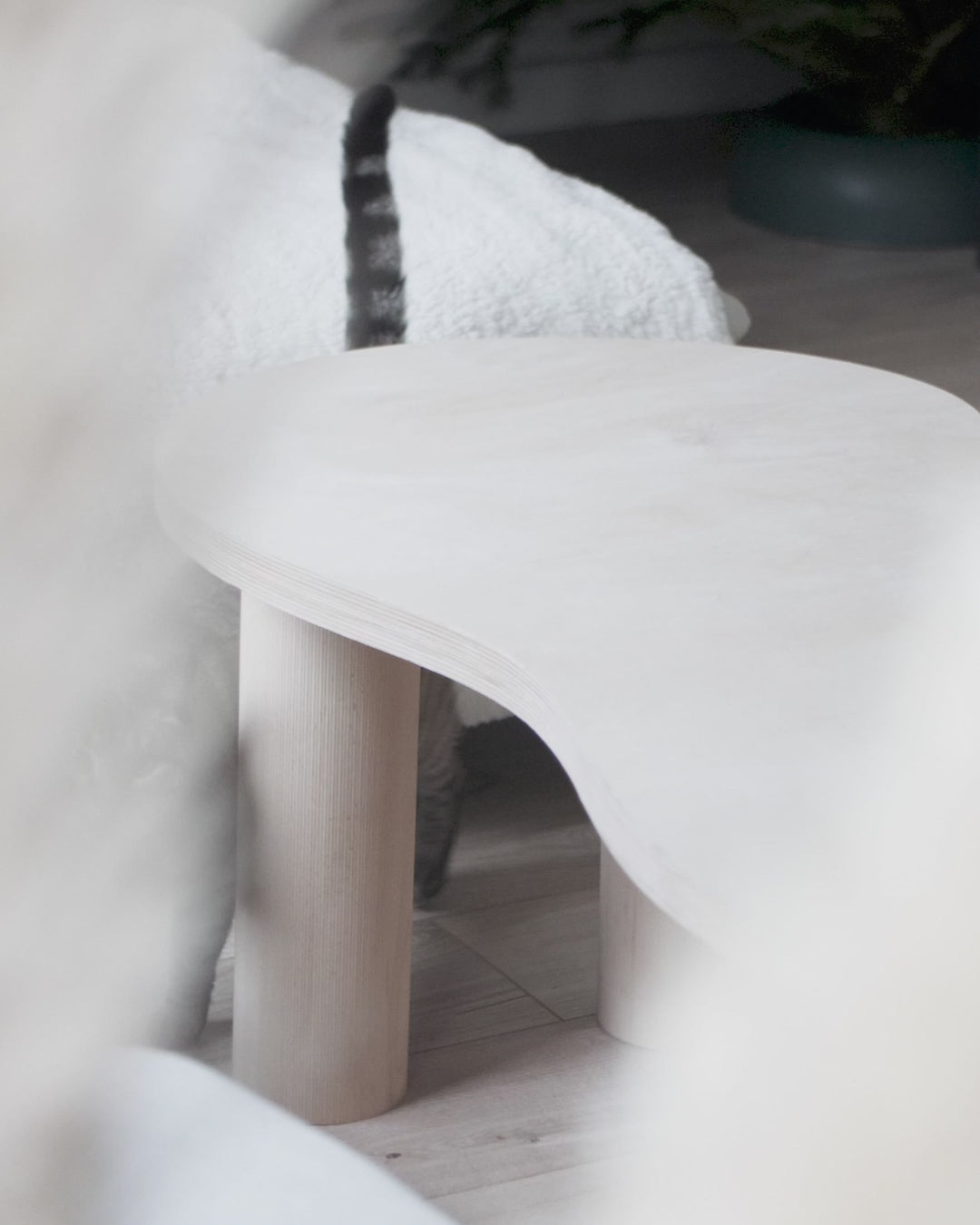 Charger la vidéo : Table basse HARICOT naturelle