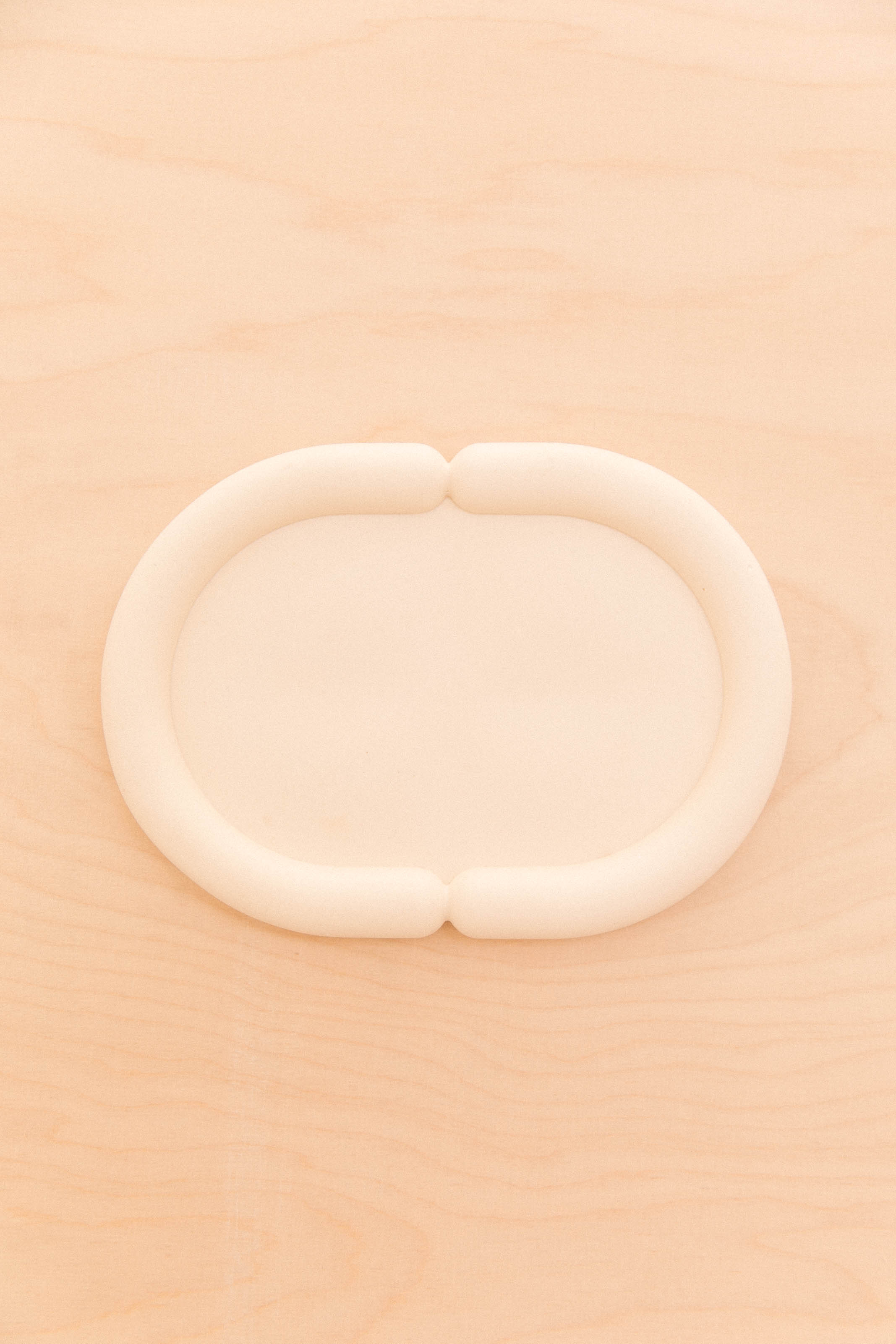 Oval shape pocket in jesmonite