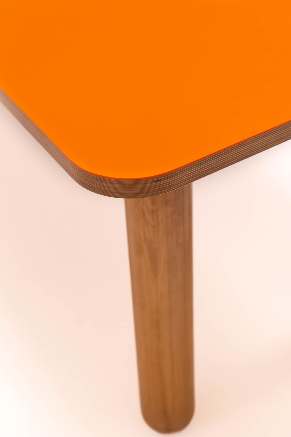 Table à manger SEQUOIA résine