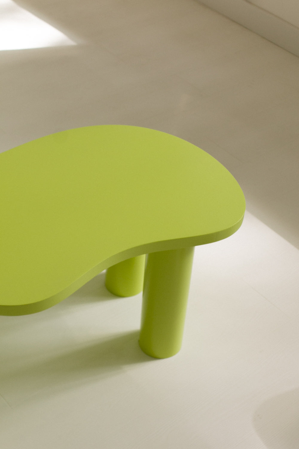 Table basse HARICOT colorée