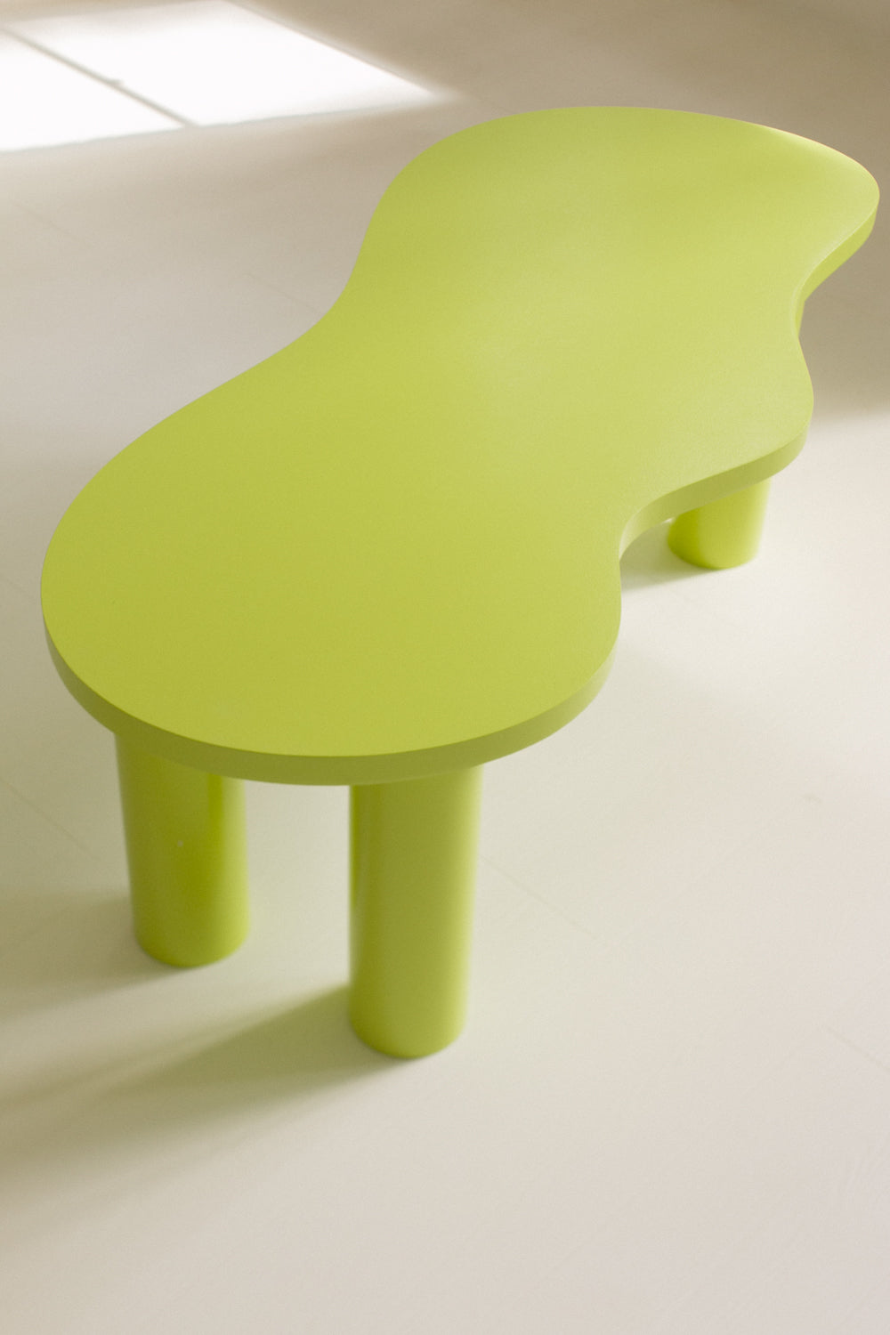 Table basse HARICOT colorée