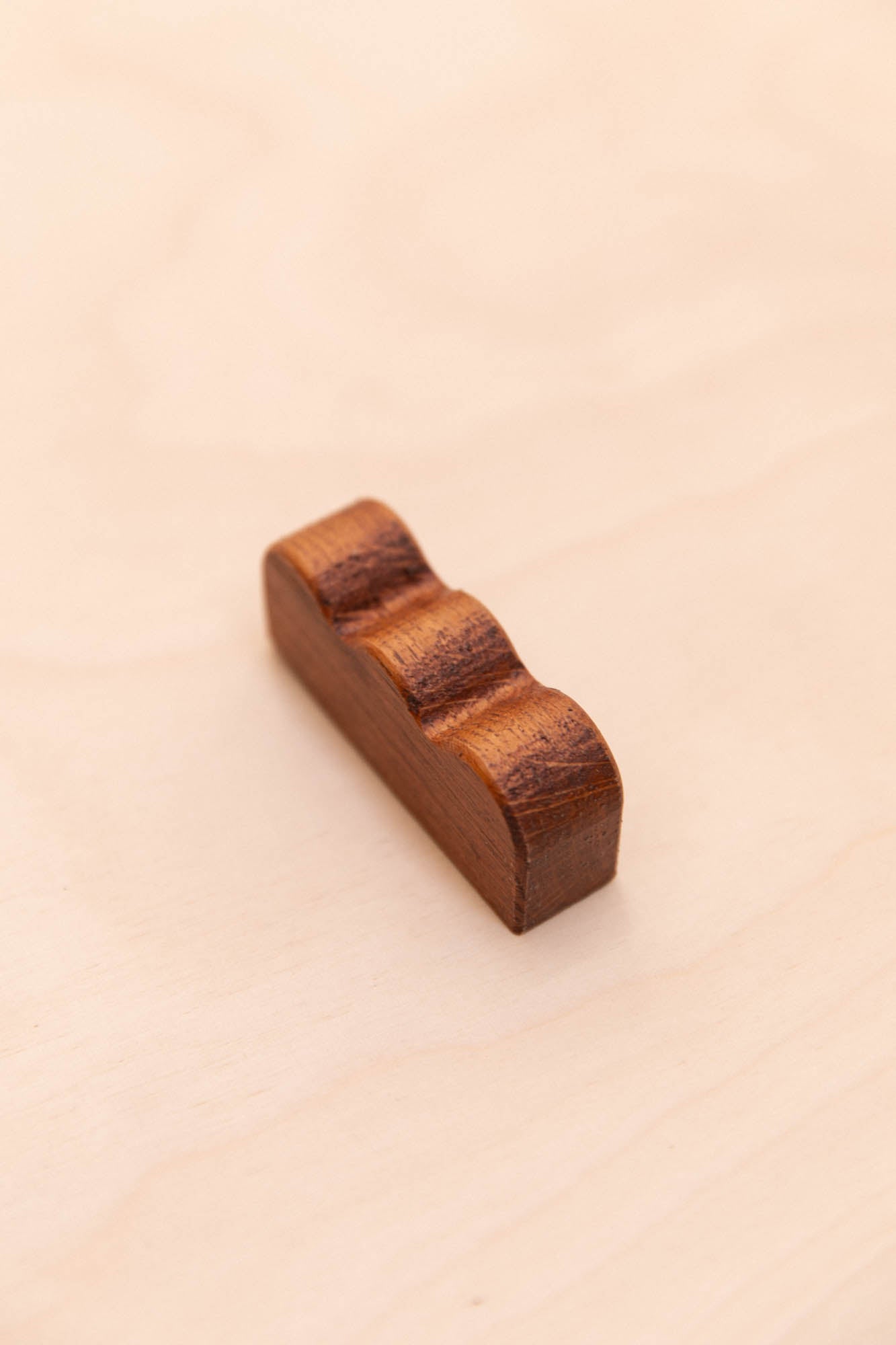 Wavy oak furniture knob