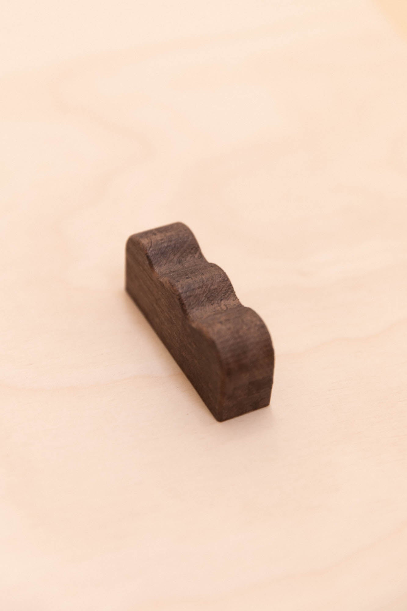 Wavy oak furniture knob