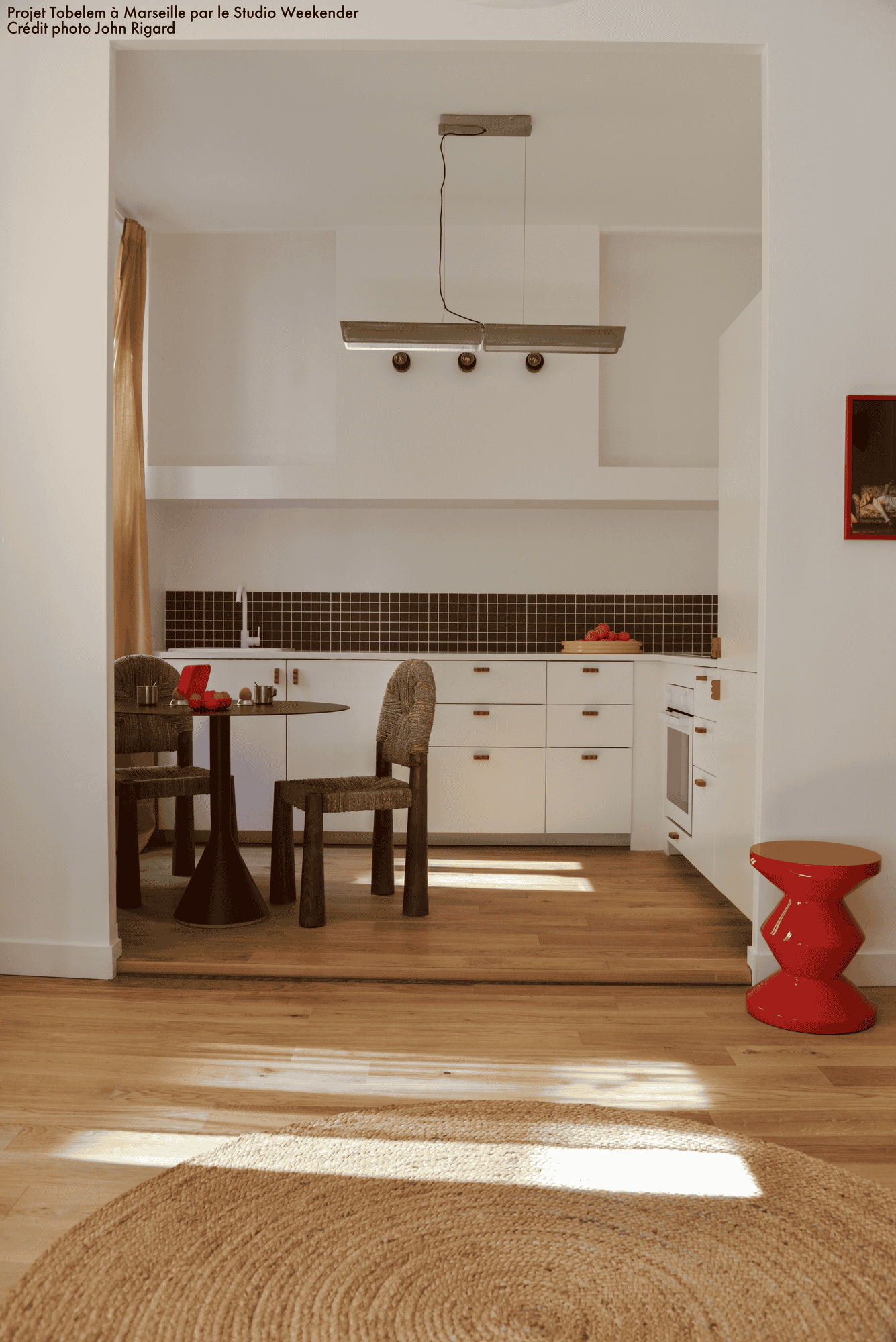 Wavy beech furniture knob
