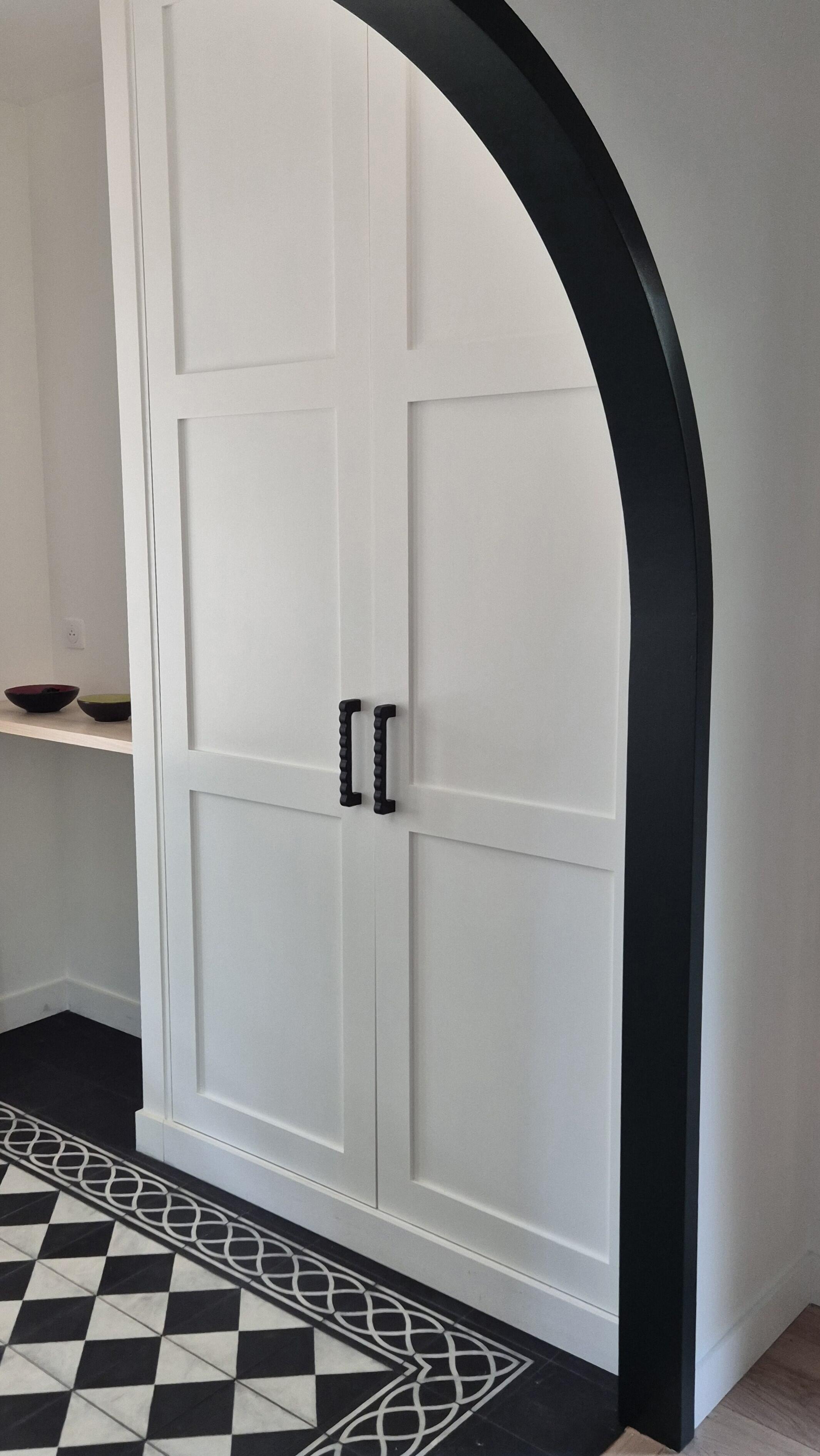 Large wavy oak handle