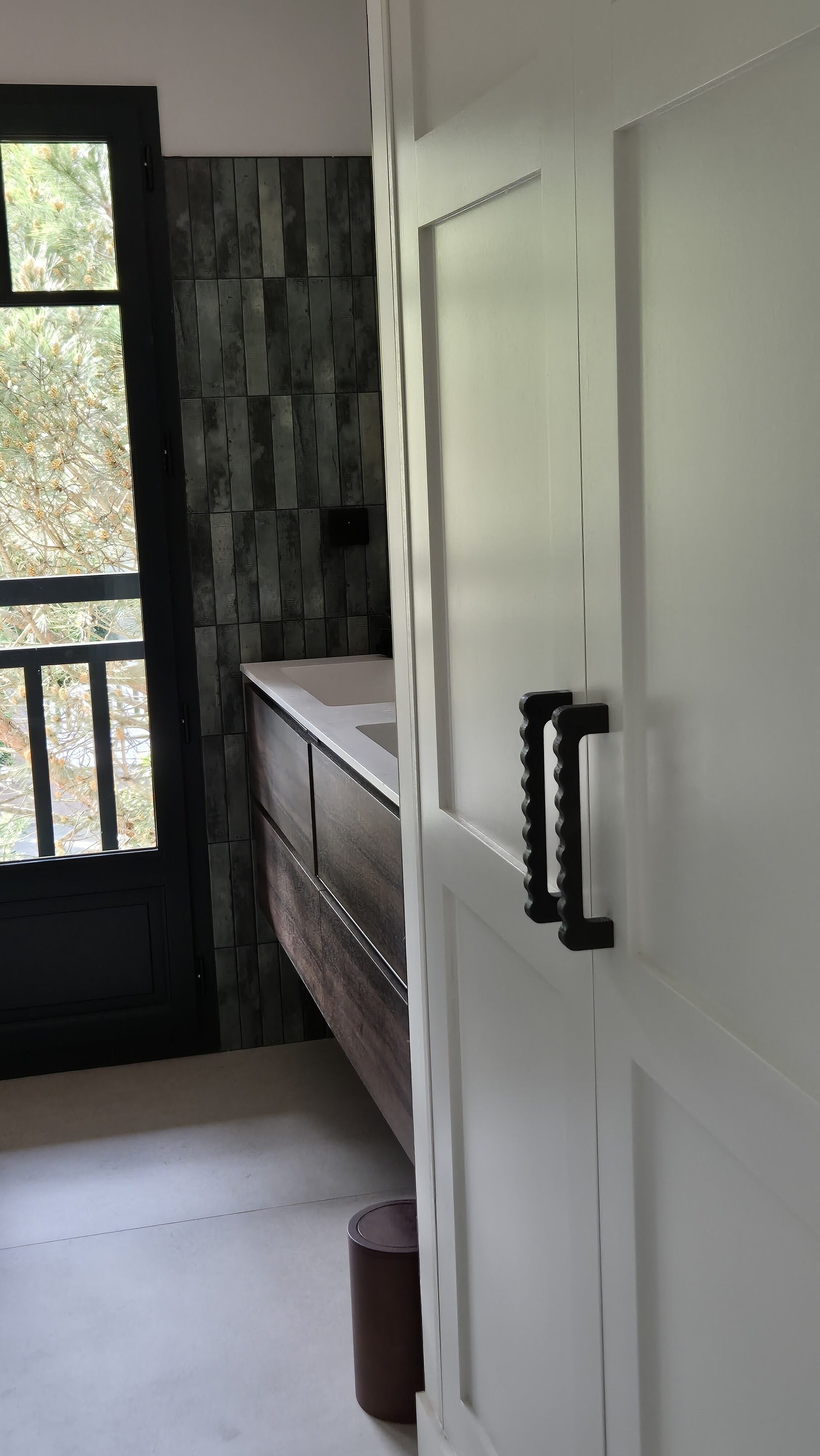 Large wavy oak handle