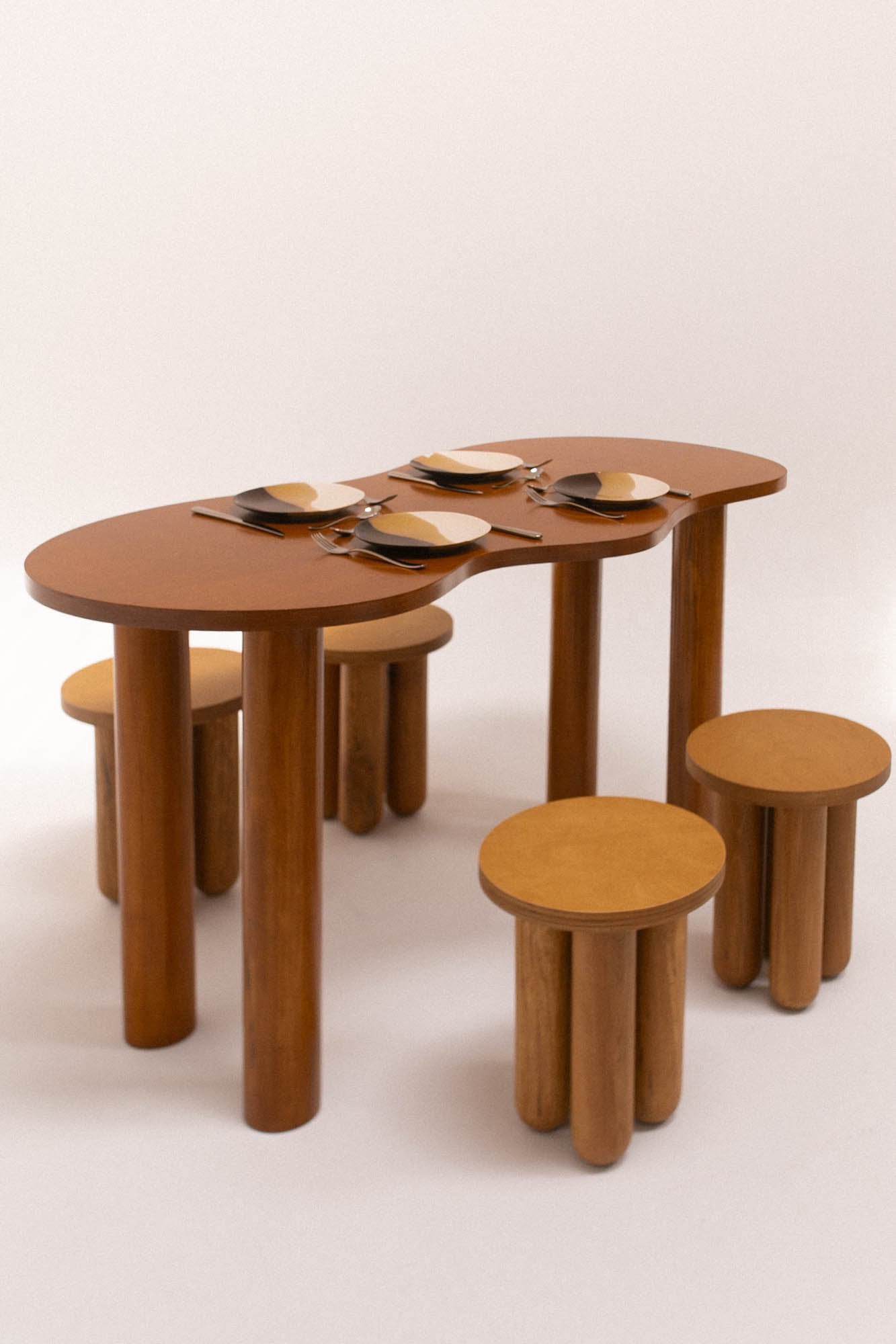 Petite table à manger HARICOT naturelle