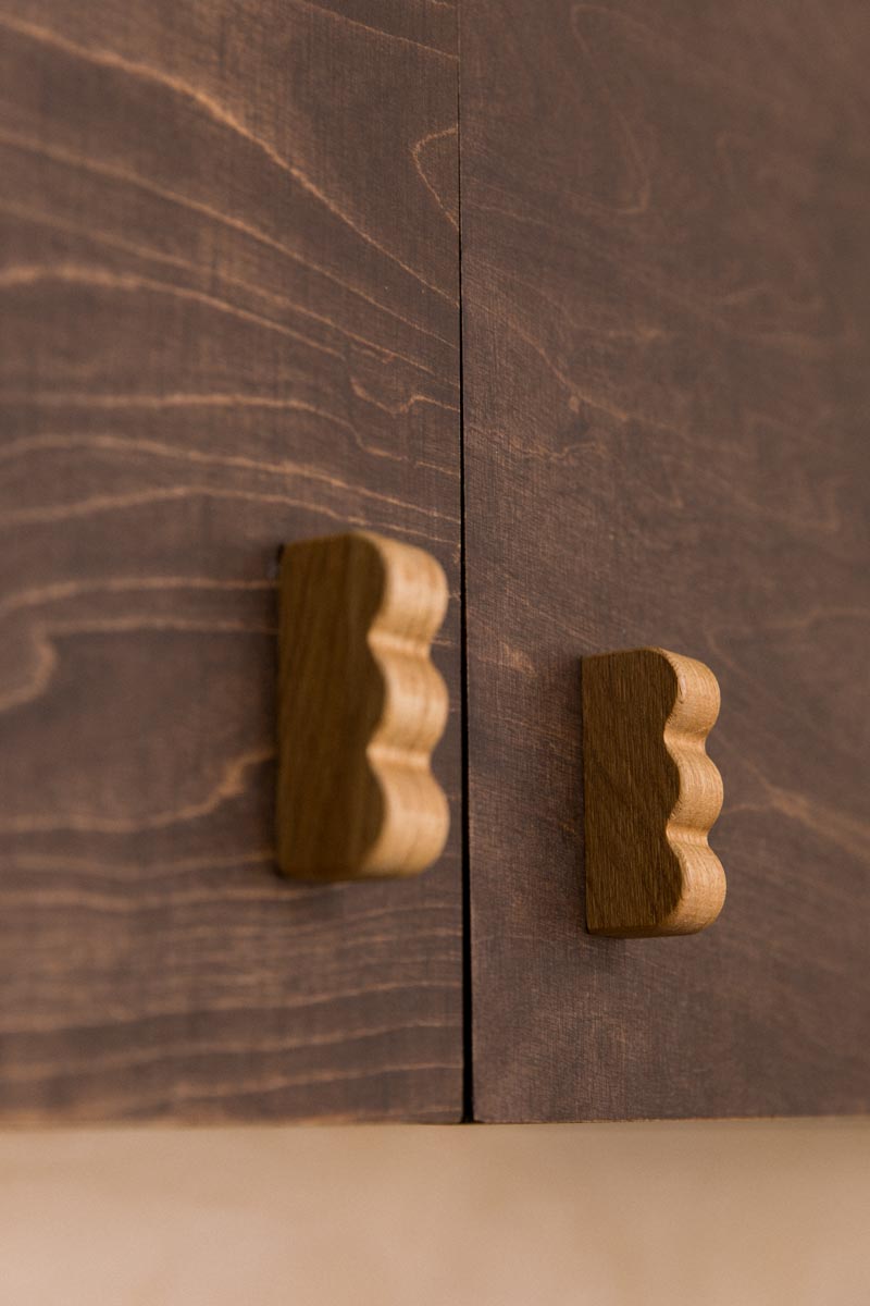 Bouton de meuble ondulé en chêne