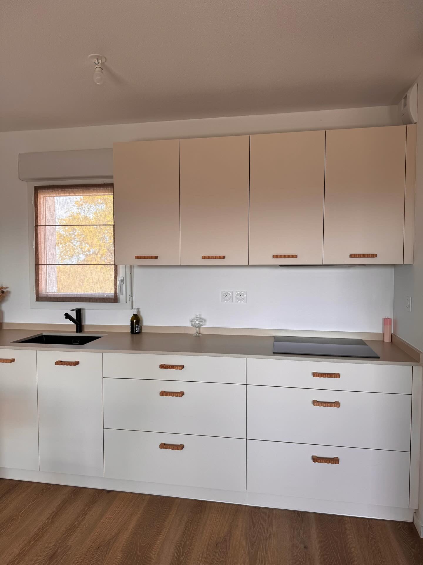 Poignée ondulée en hêtre