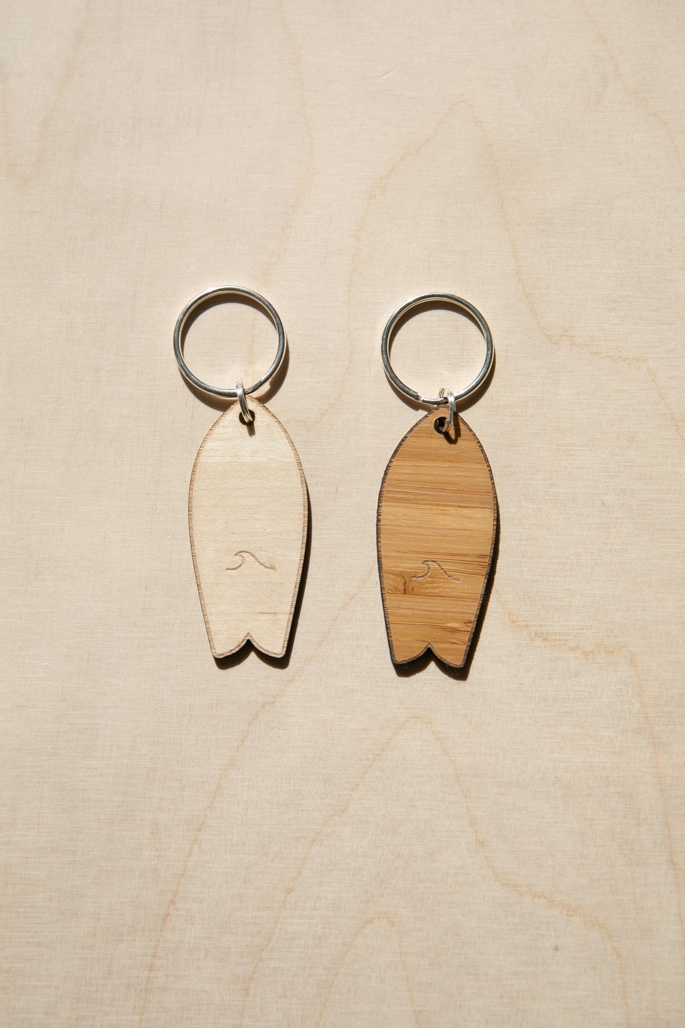 Porte-clés Surf motif vague Bois