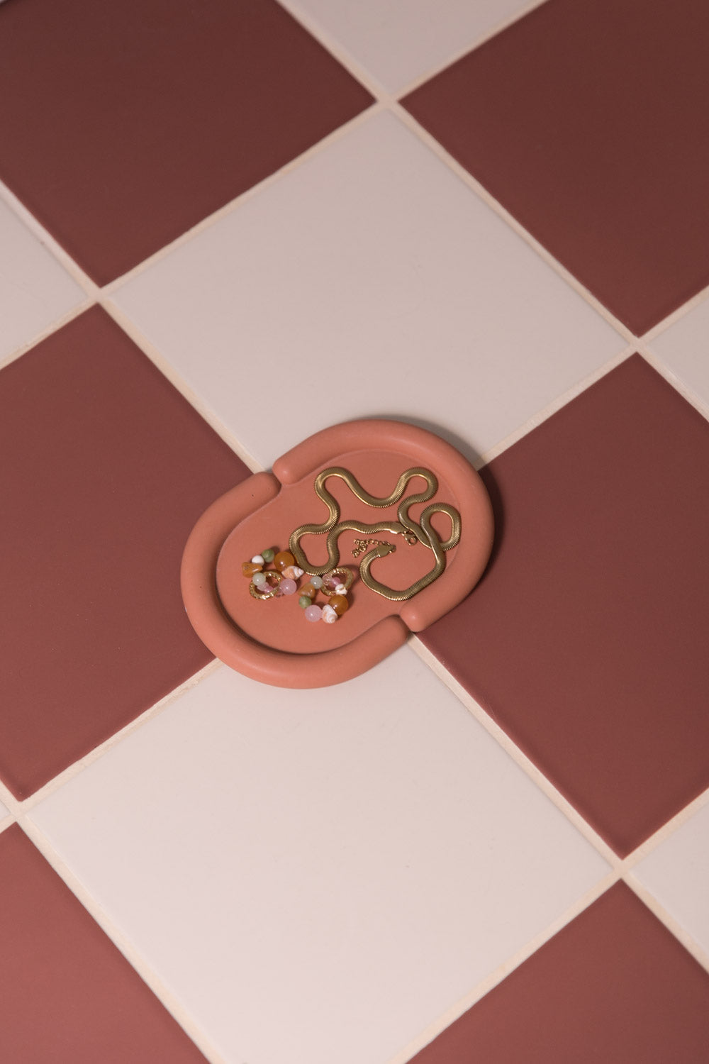 Oval shape pocket in jesmonite