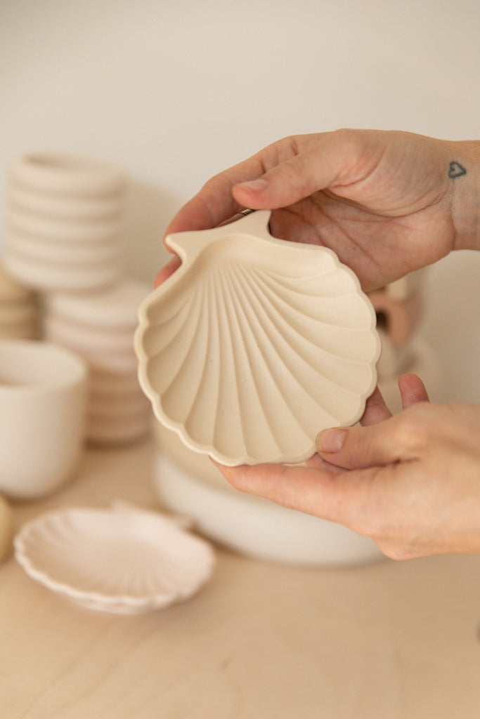 Porte savon ou vide poche en jesmonite forme coquillage