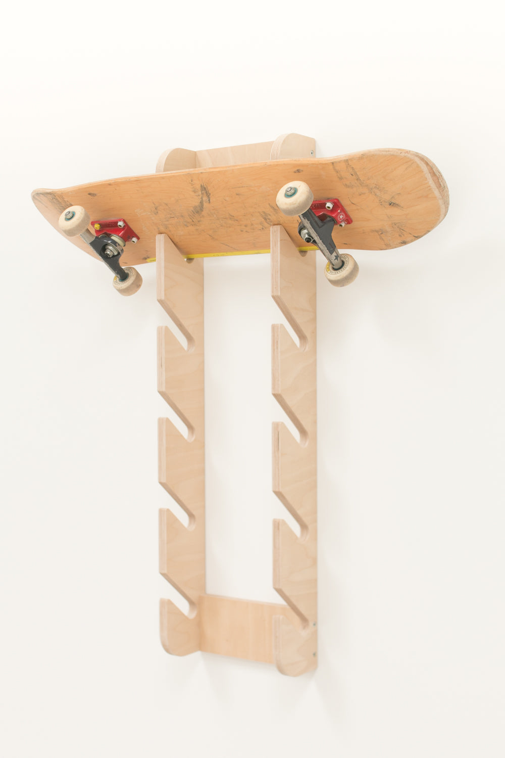 Support mural multiple pour skateboards