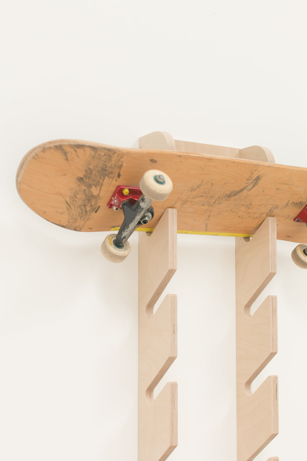 Support mural multiple pour skateboards