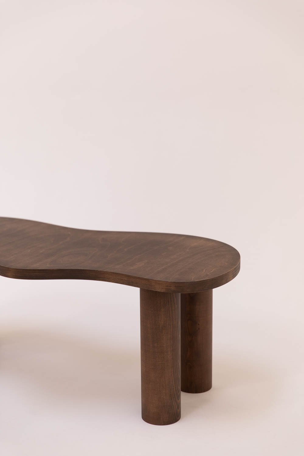 Table basse HARICOT finition huile teintée Chêne - Pièce Unique