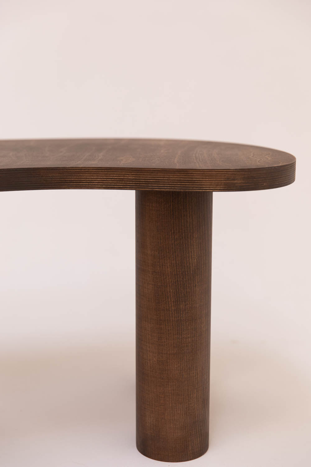 Table basse HARICOT finition huile teintée Chêne - Pièce Unique
