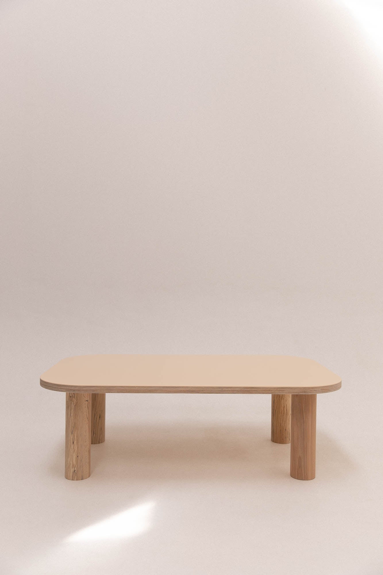 Grande table basse SEQUOIA résine