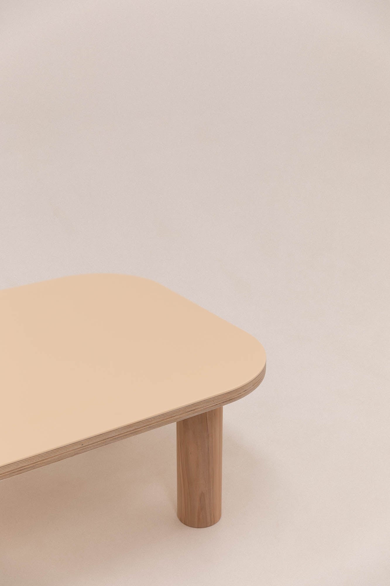 Grande table basse SEQUOIA résine