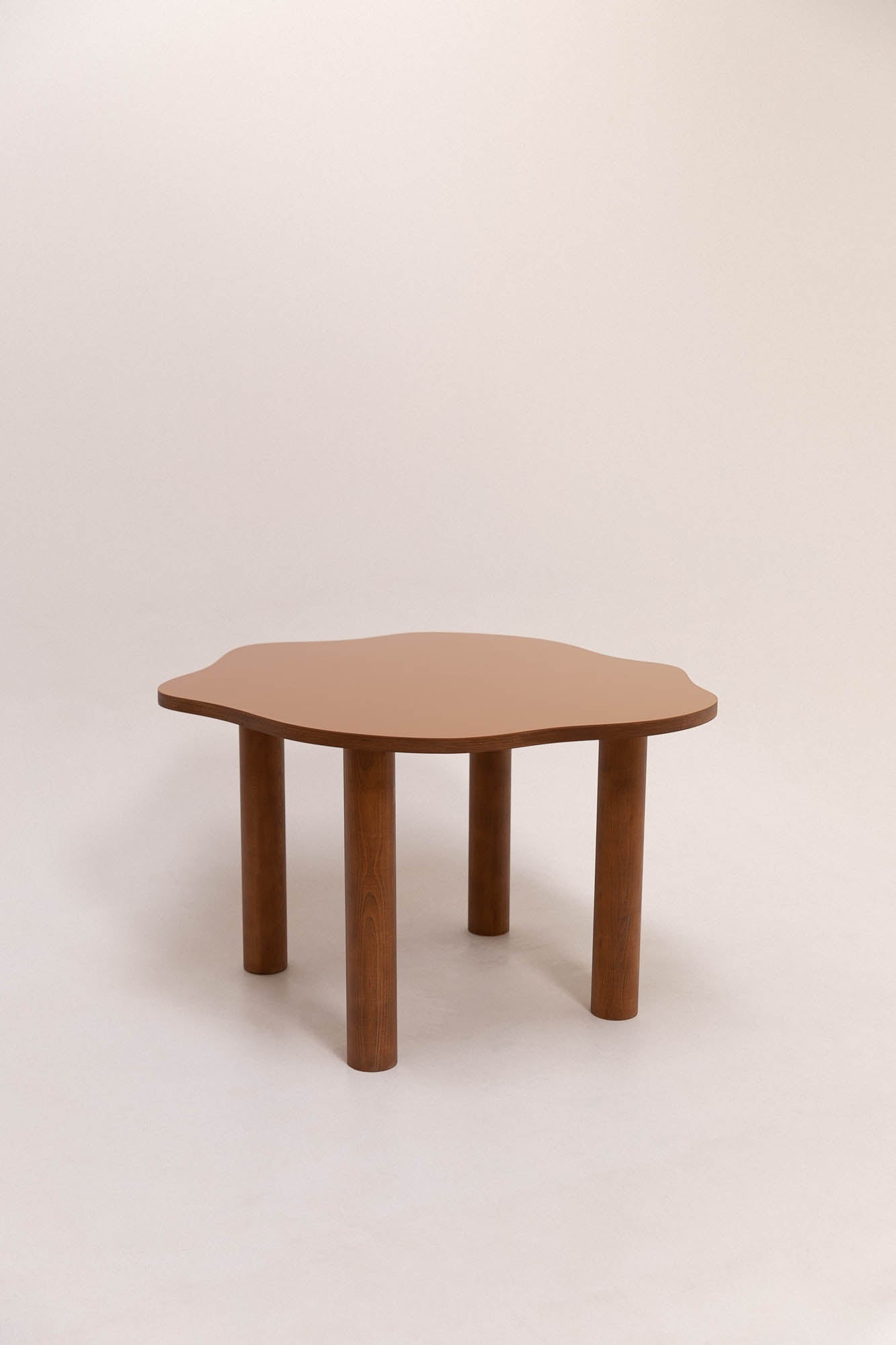 Table à manger NENUPHAR en résine