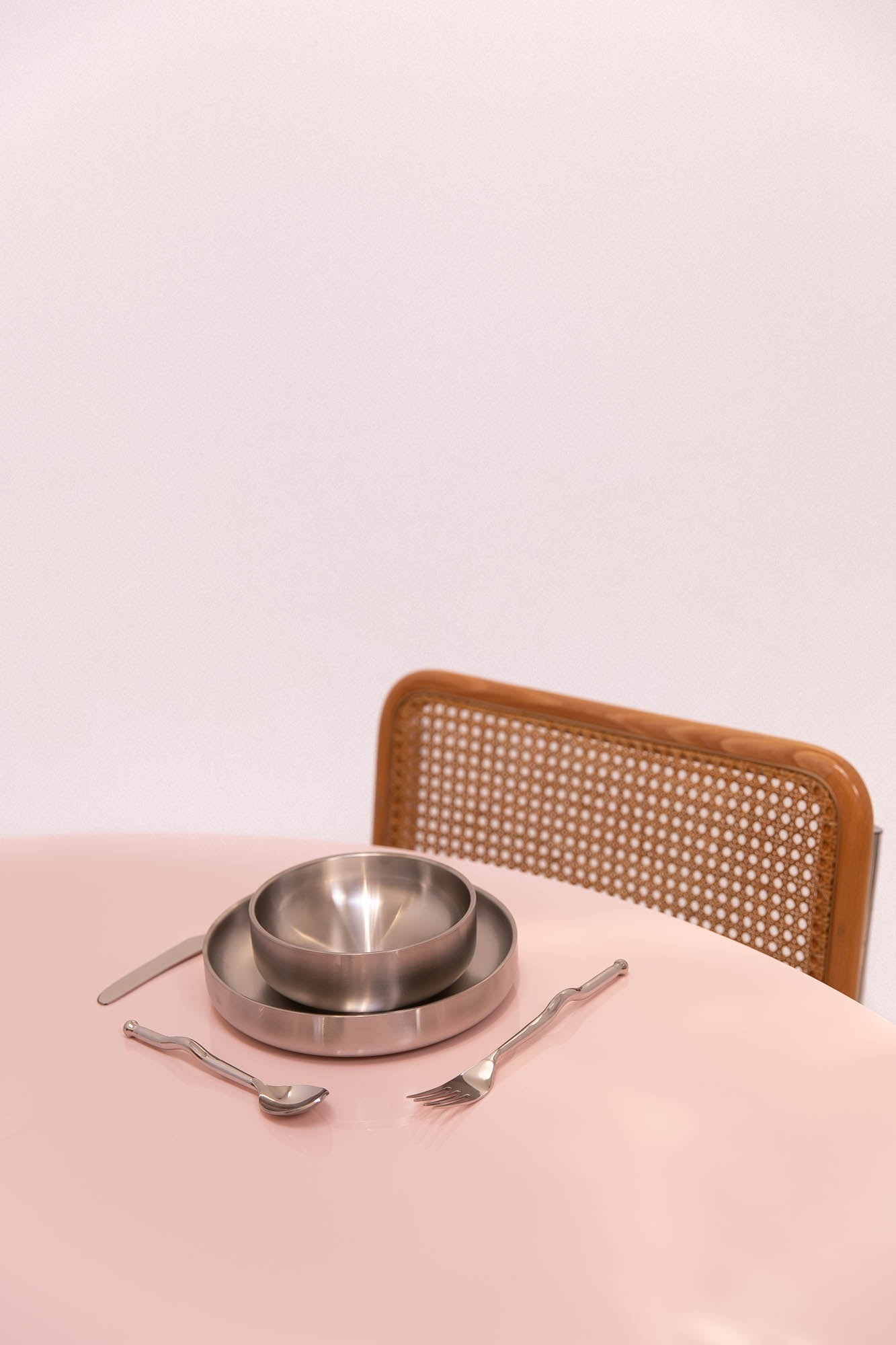 SEQUOIA resin dining table