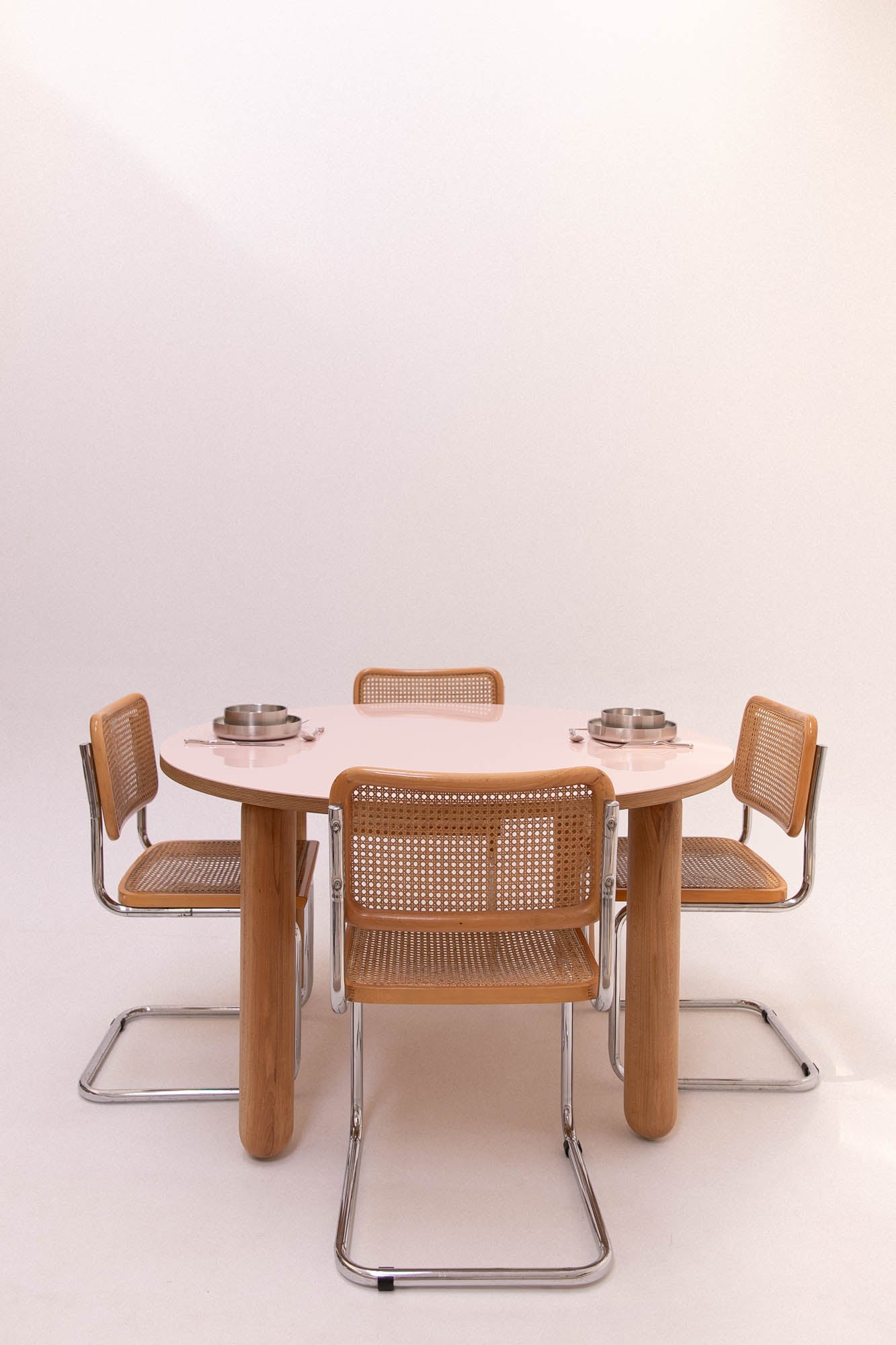 SEQUOIA resin dining table