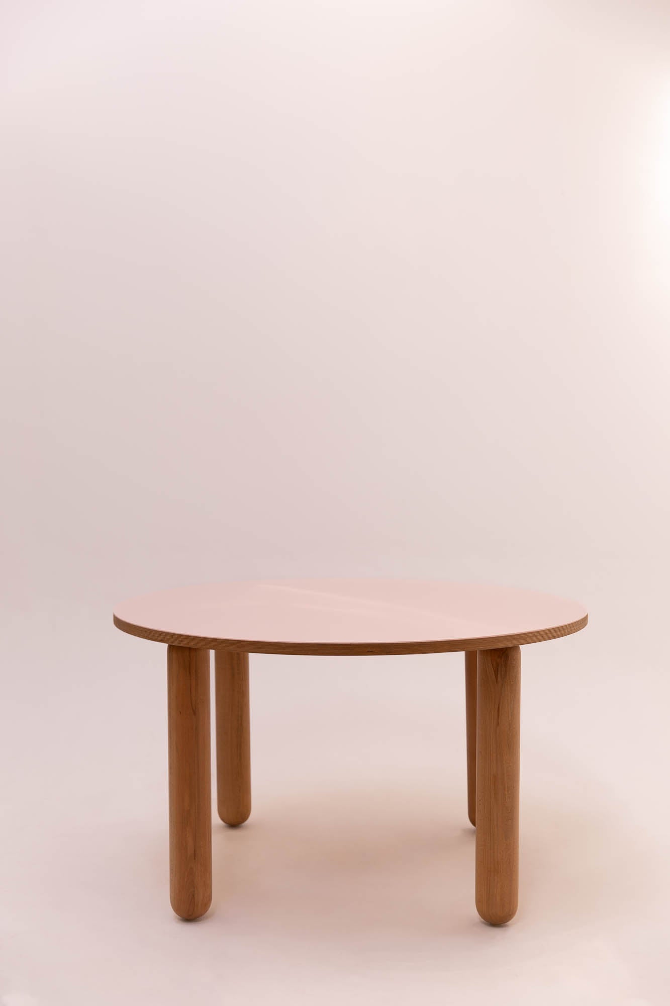 SEQUOIA resin dining table