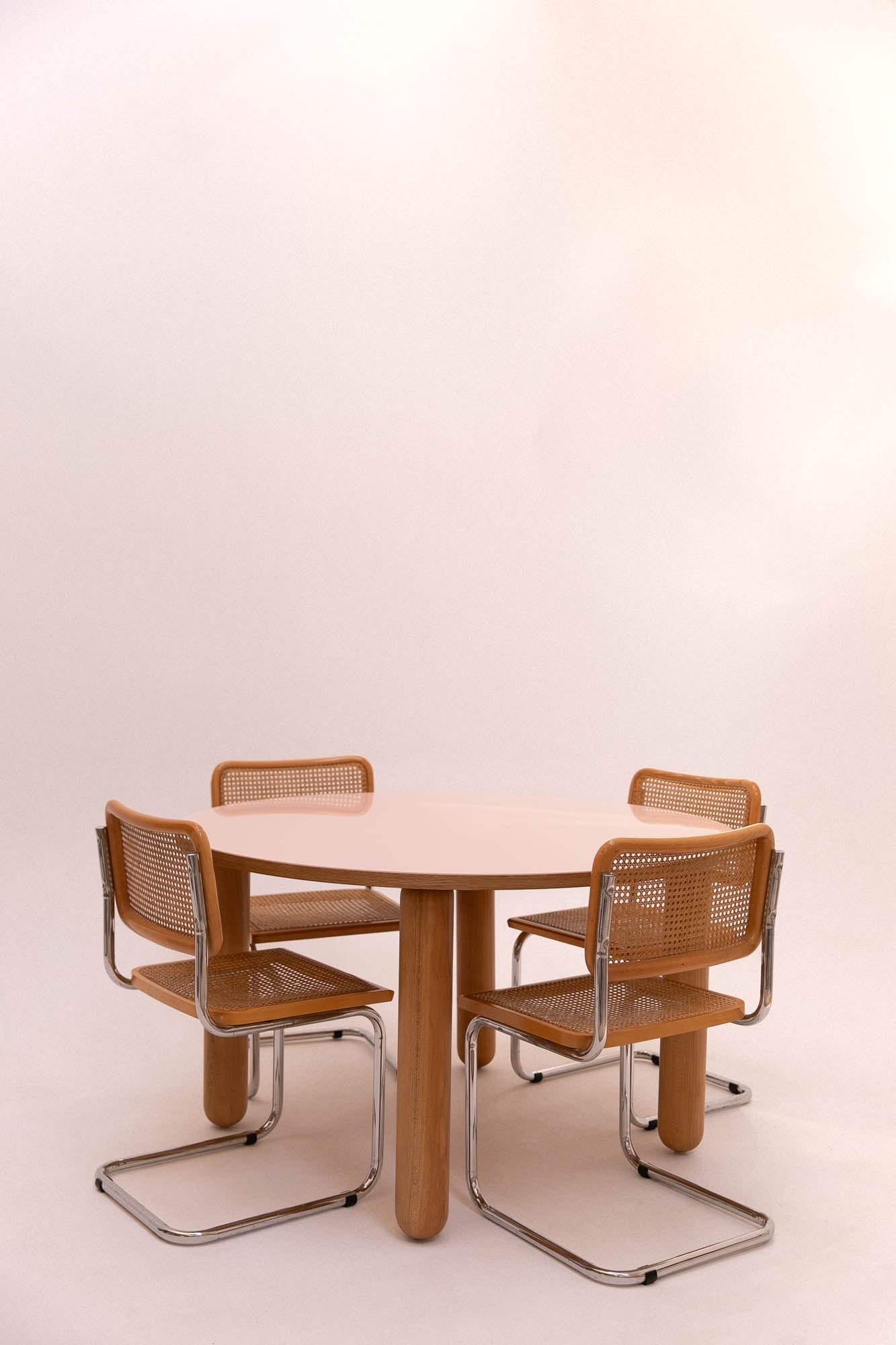 SEQUOIA resin dining table