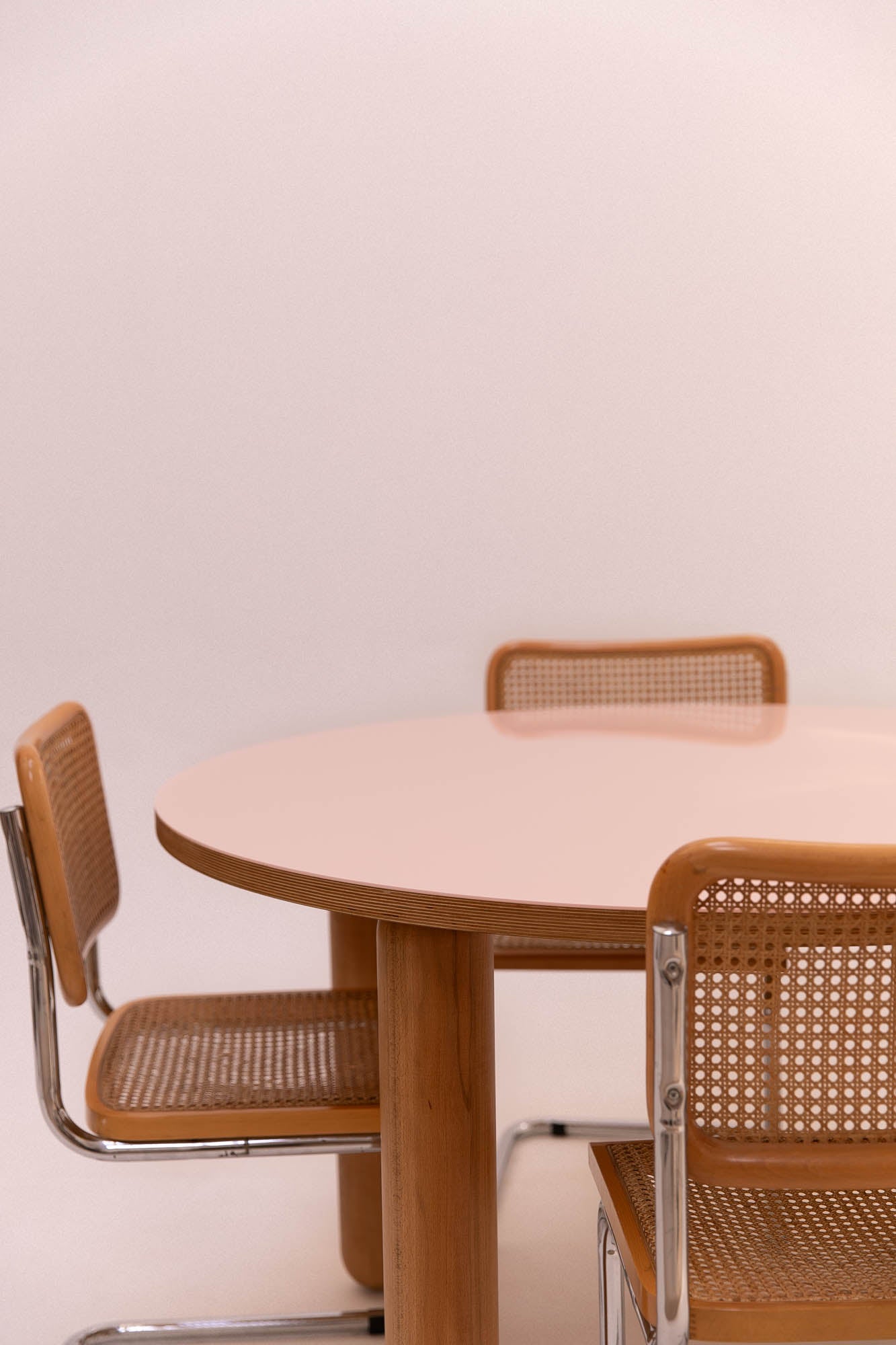 SEQUOIA resin dining table