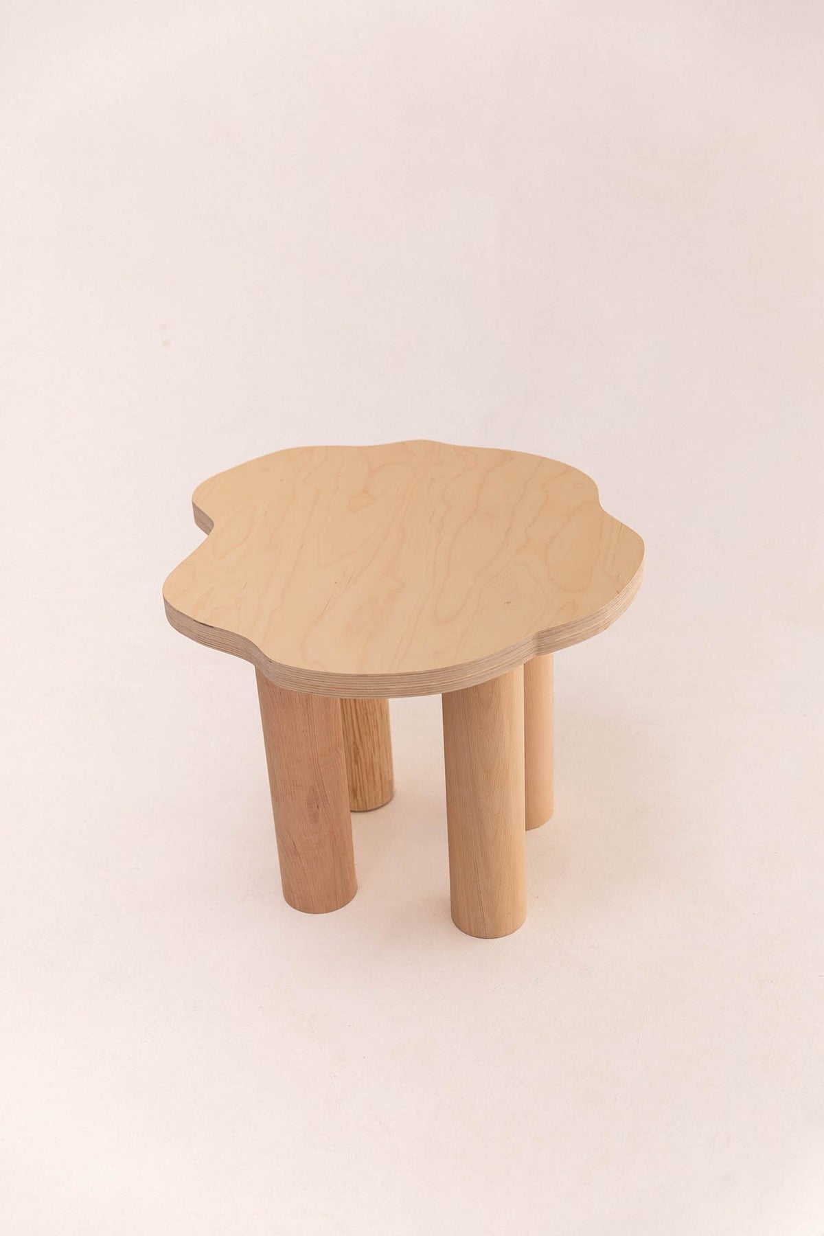 Table d’appoint NENUPHAR bois naturel – pièce unique