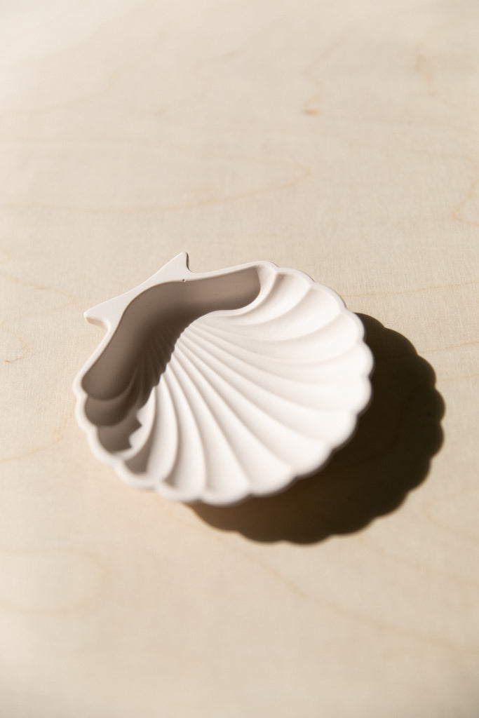 Jesmonite soap dish or empty pocket in shell shape
