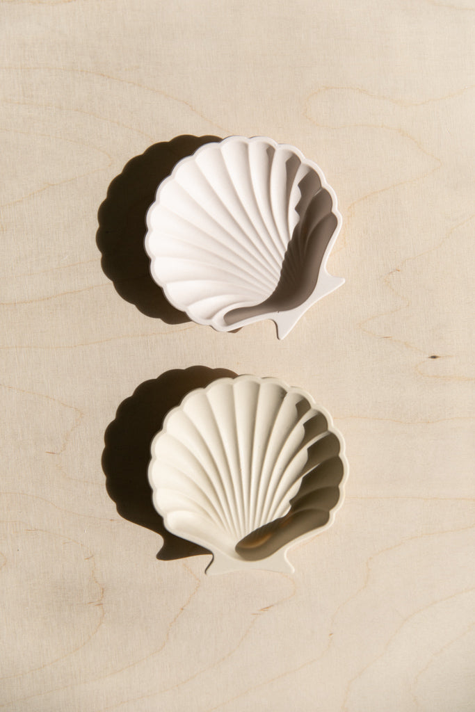Jesmonite soap dish or empty pocket in shell shape