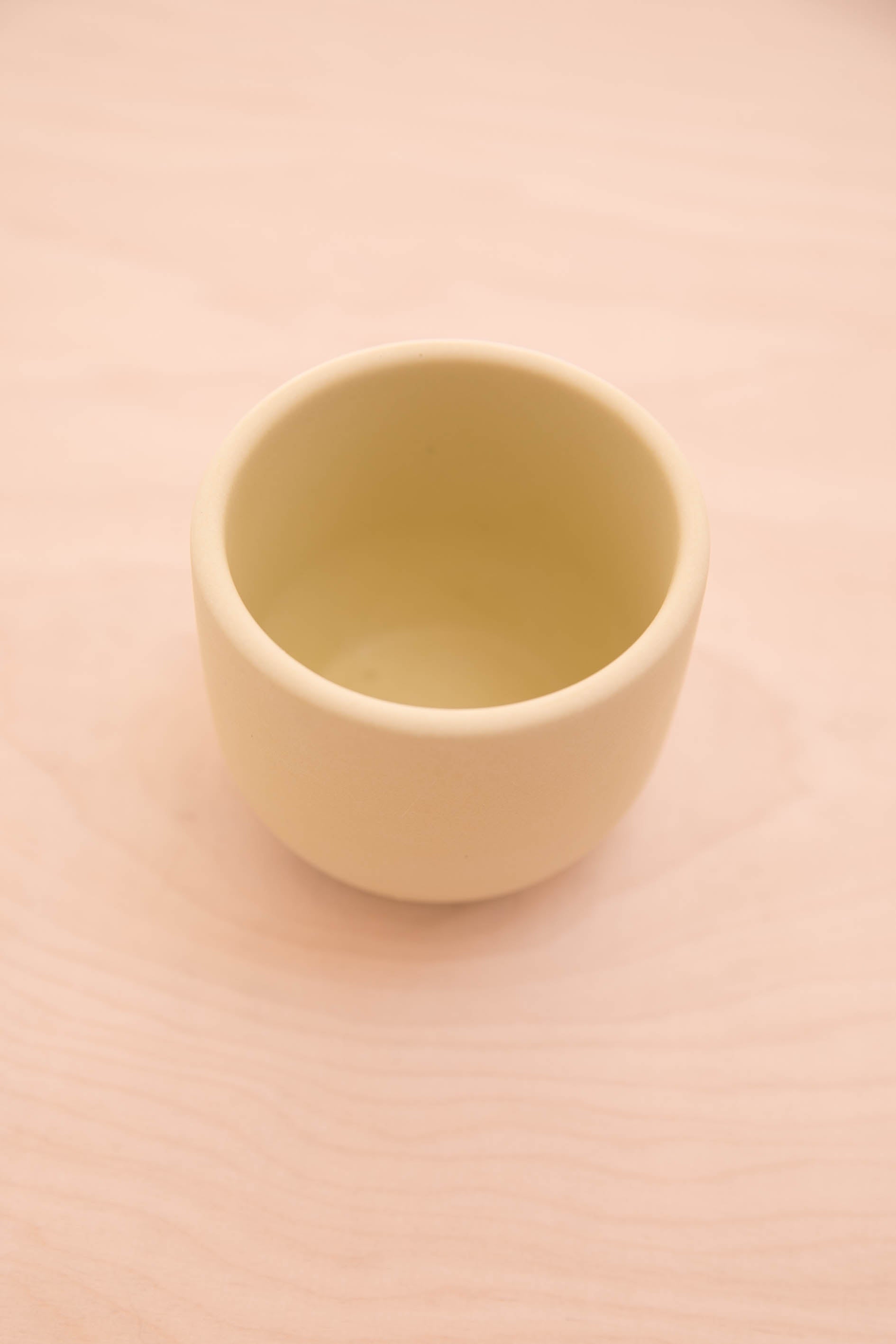 Pot rond en jesmonite