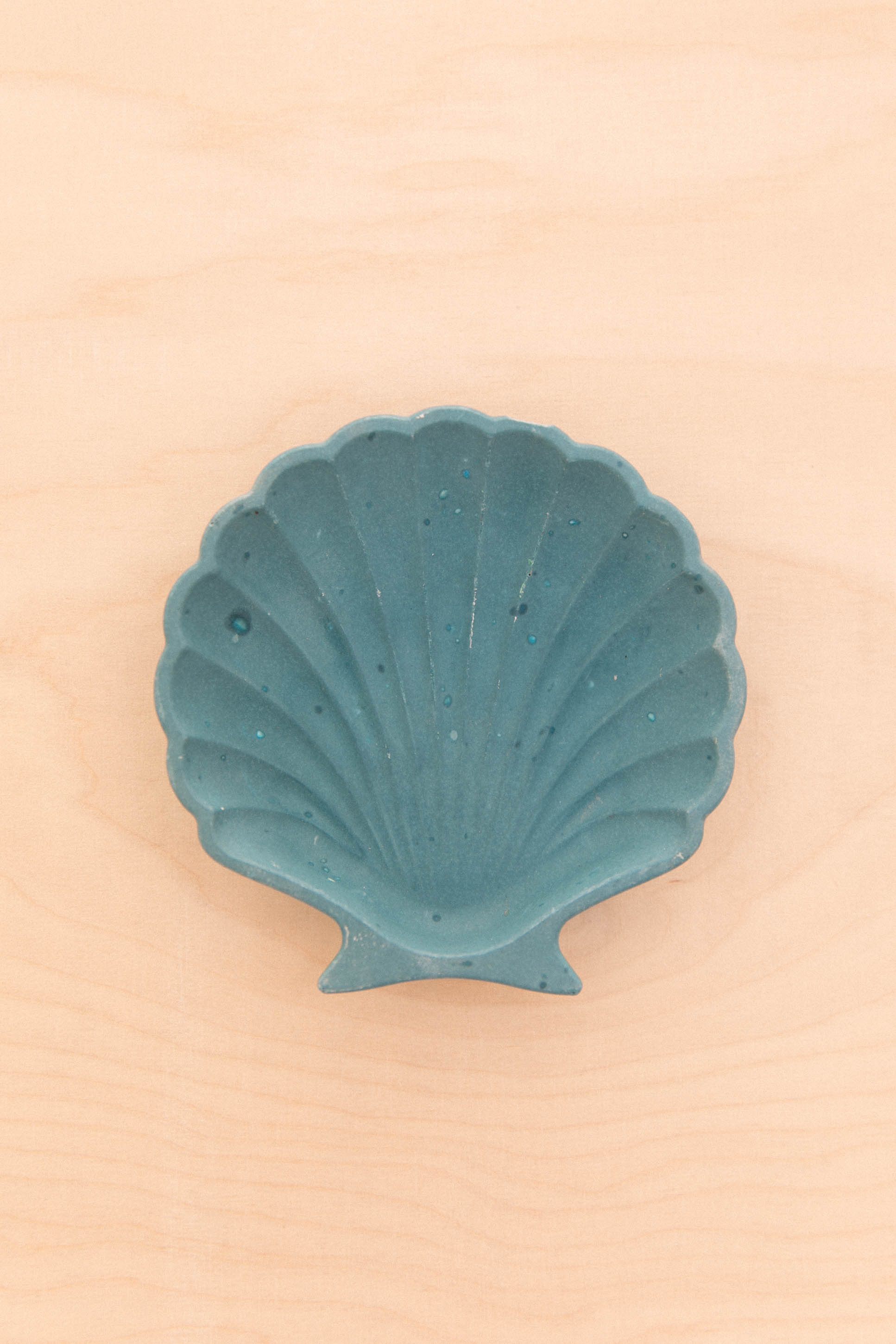 Porte savon ou vide poche en jesmonite forme coquillage imparfait