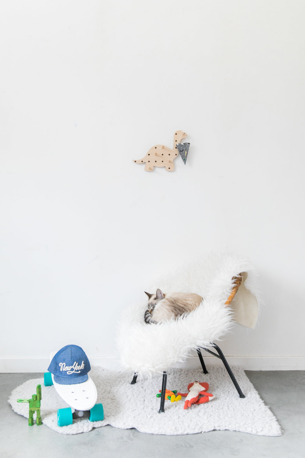 Pegboard dinosaure