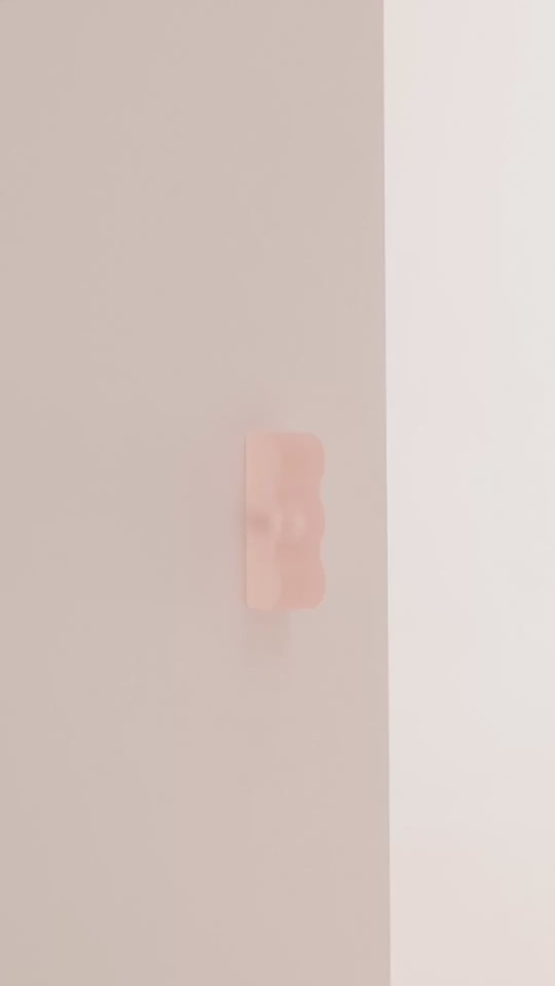 Load video: Wavy resin knob