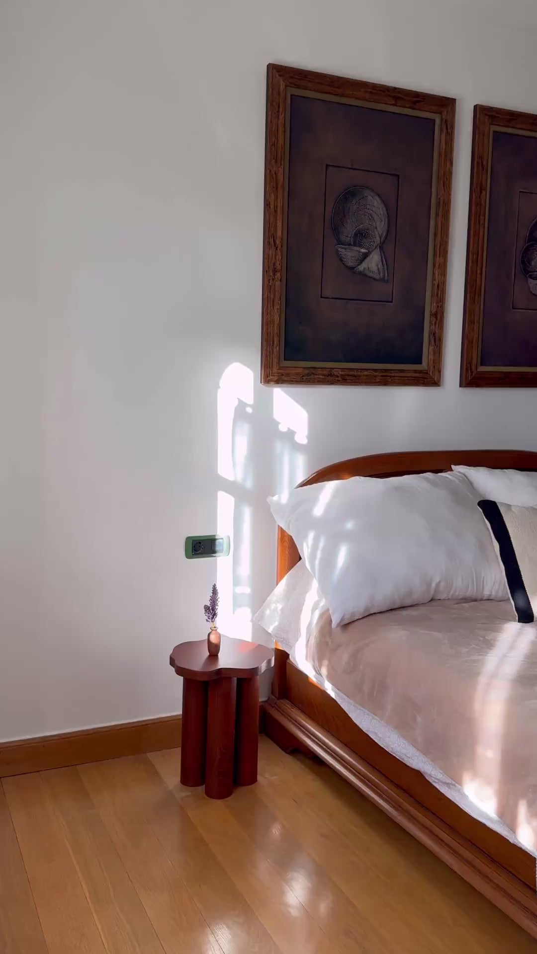 Charger la vidéo : Table d'appoint NENUPHAR naturelle