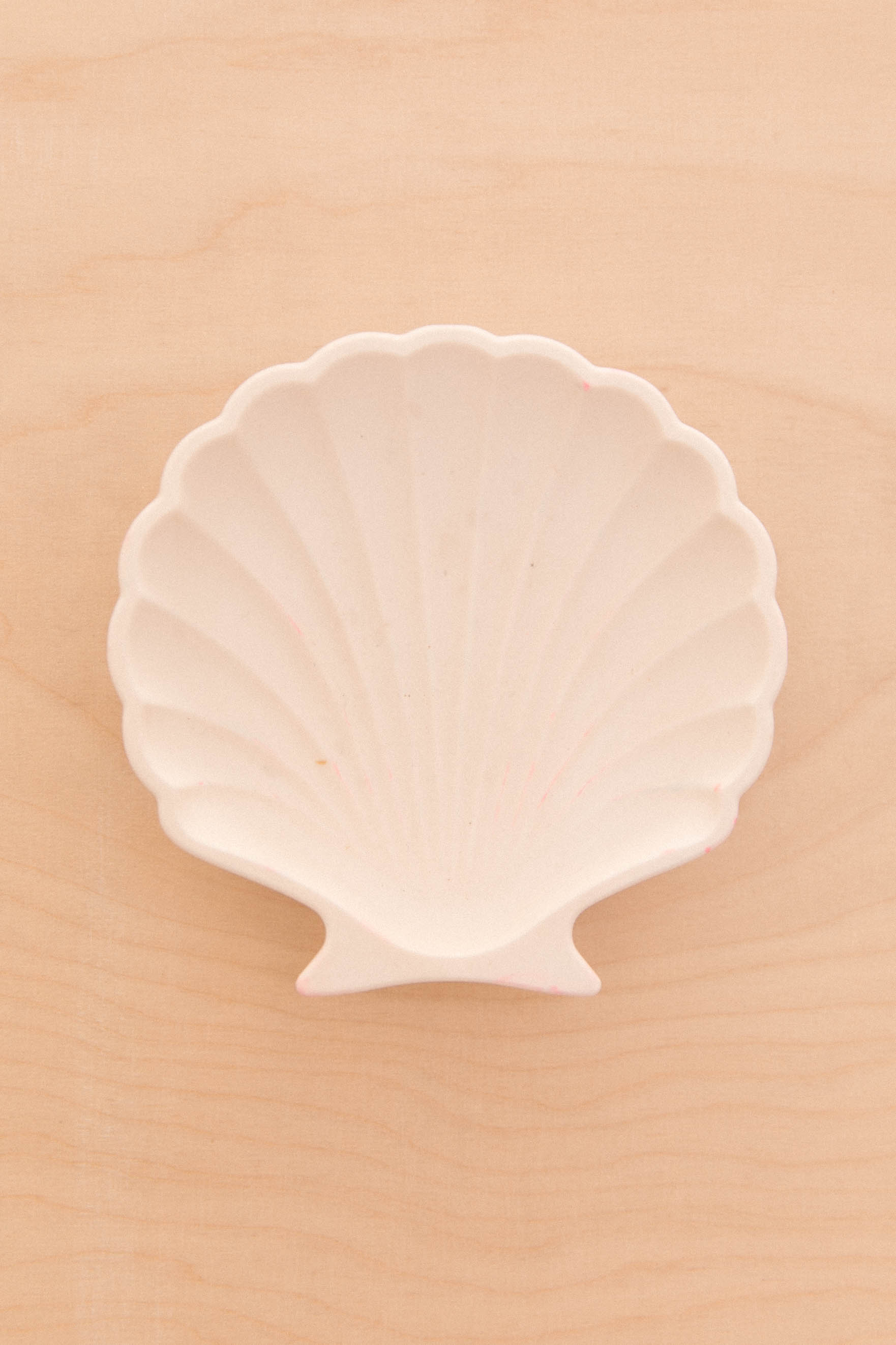 Porte savon ou vide poche en jesmonite forme coquillage imparfait