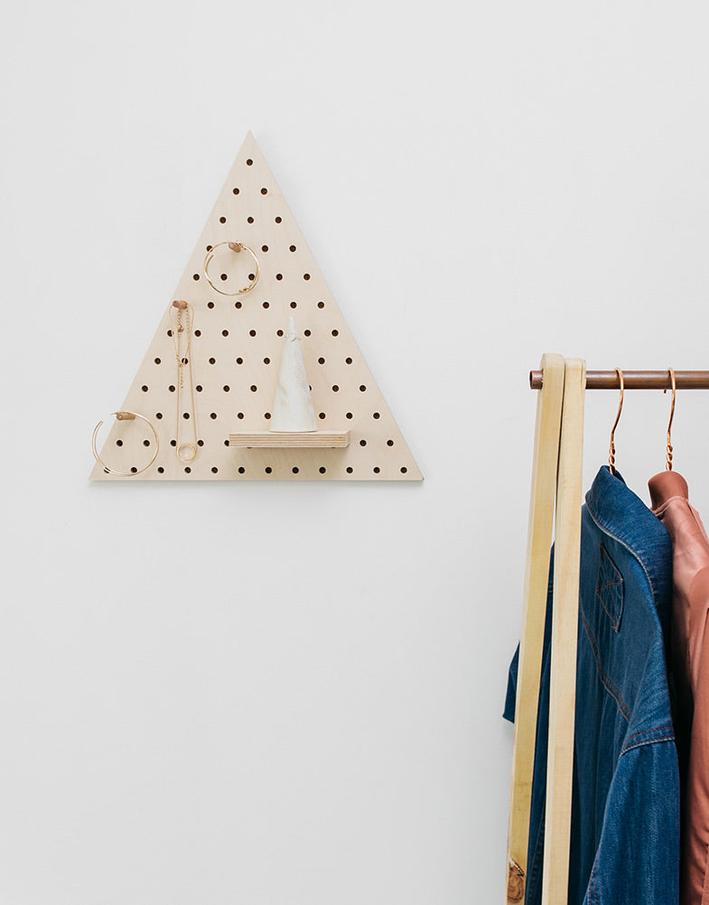 Pegboard triangle grand