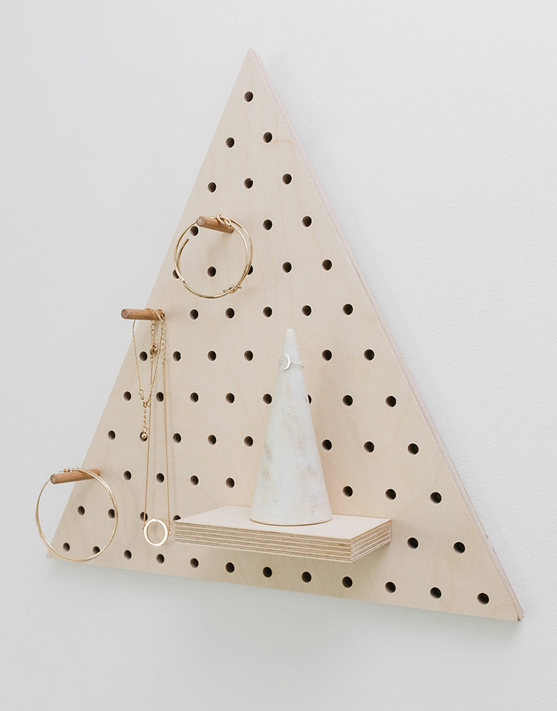 Pegboard triangle grand
