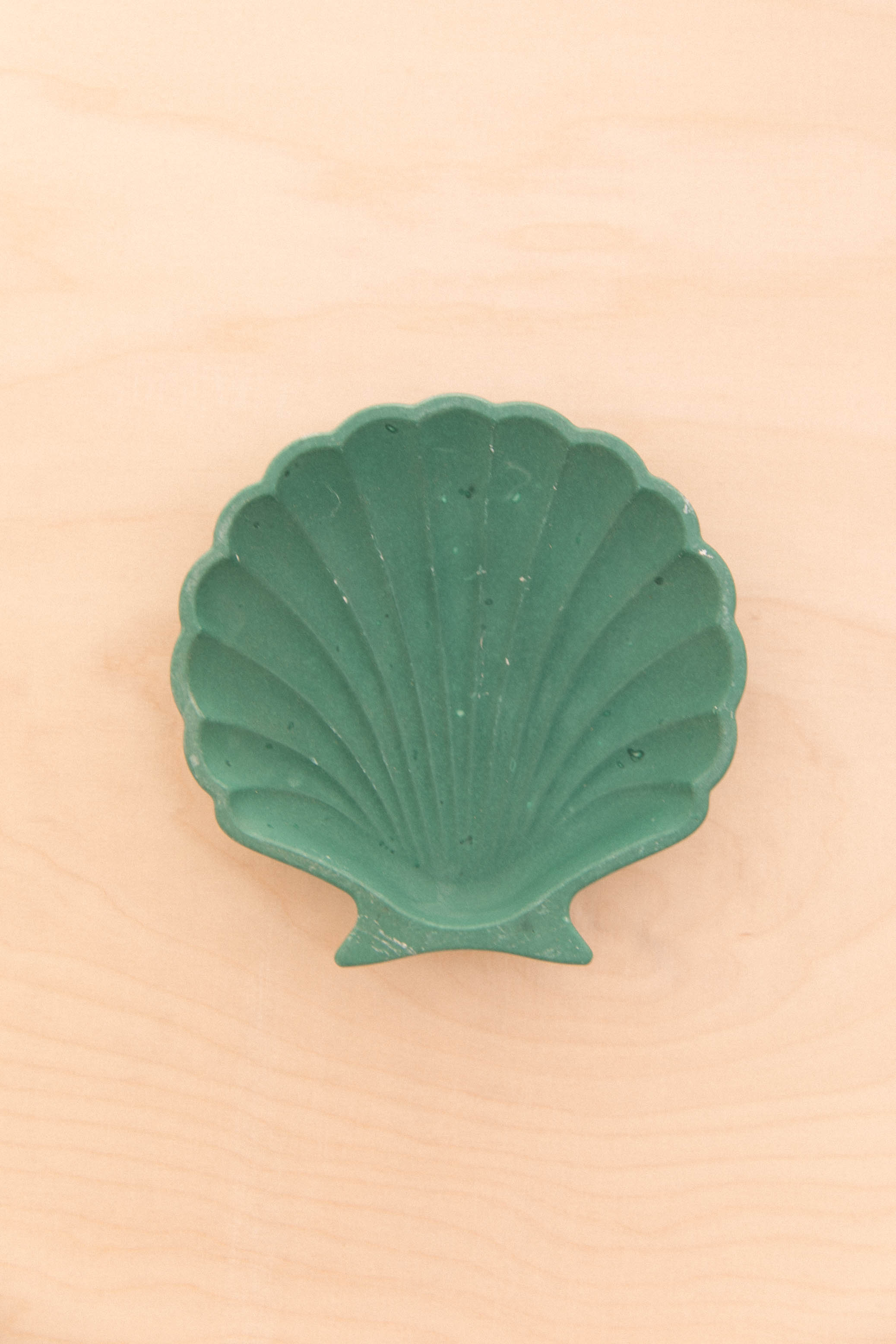 Porte savon ou vide poche en jesmonite forme coquillage imparfait
